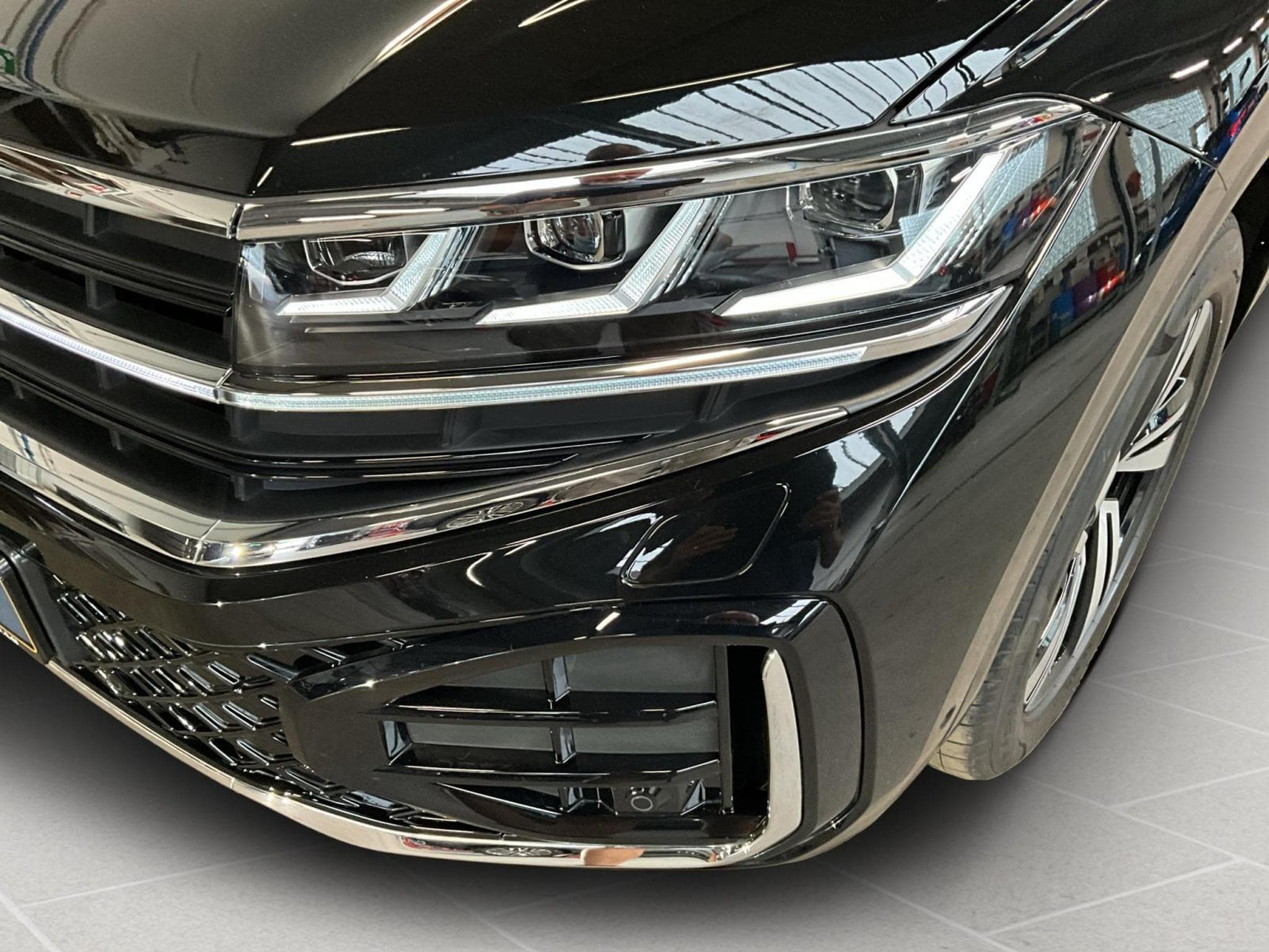 VW Touareg R-Line+V6+TDI+4M+IQ-Drive+P.Travel+Pano+Stand-H.+Luft. (2025) - Foto 18