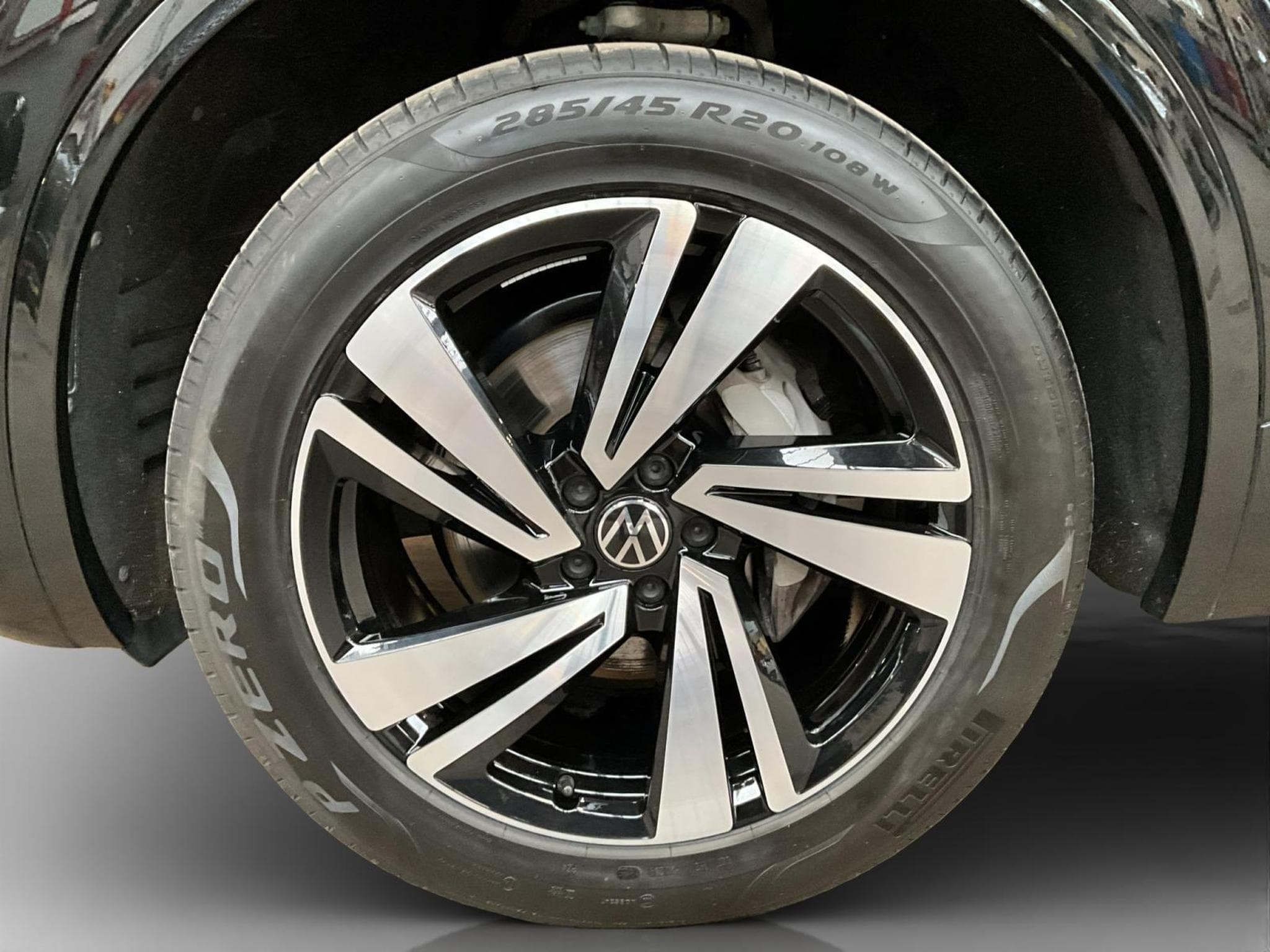 VW Touareg R-Line+V6+TDI+4M+IQ-Drive+P.Travel+Pano+Stand-H.+Luft. (2025) - Foto 8