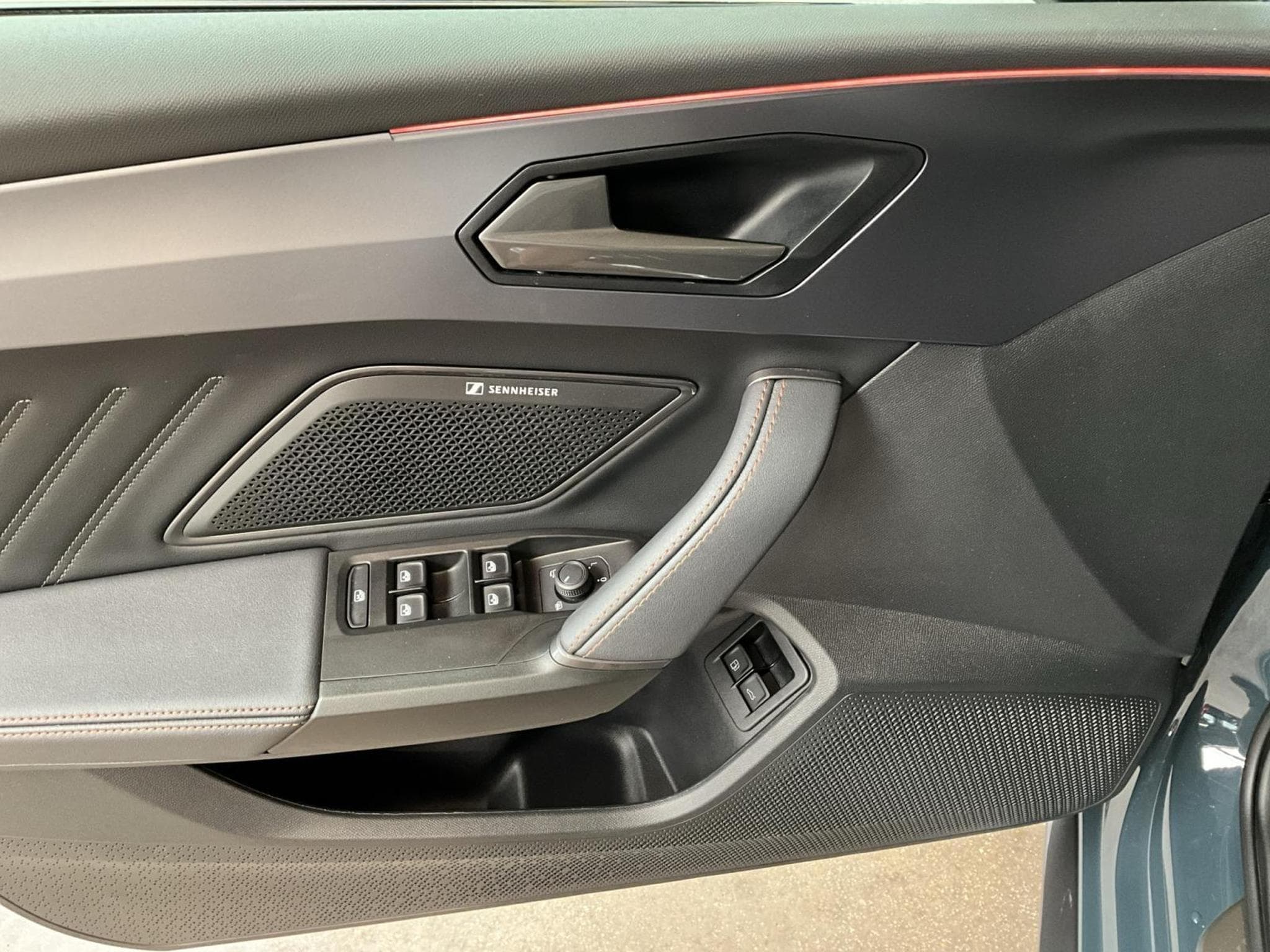 Cupra Leon ST+VZ+PHEV+DSG+Pure-Perf.+Prog.-Design+Int.-Drive+AHK (2025) - Foto 14