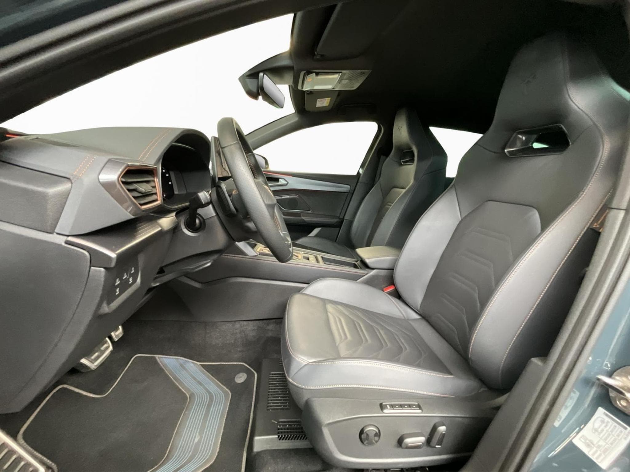 Cupra Leon ST+VZ+PHEV+DSG+Pure-Perf.+Prog.-Design+Int.-Drive+AHK (2025) - Foto 9