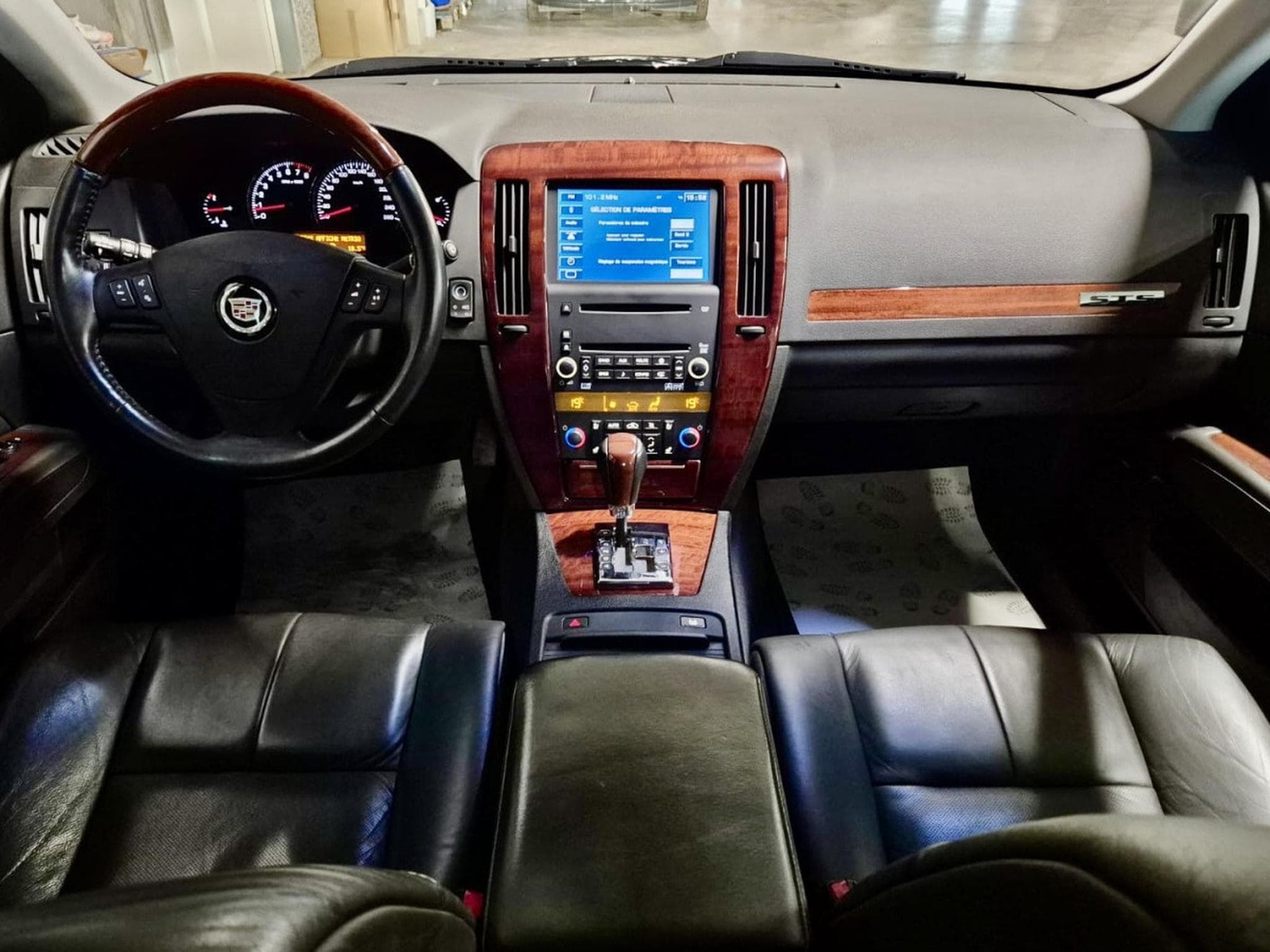 Cadillac STS 4.6 V8 HEAD UP BOSE CUIR NAVI EUROPA COC (2010) - Foto 7