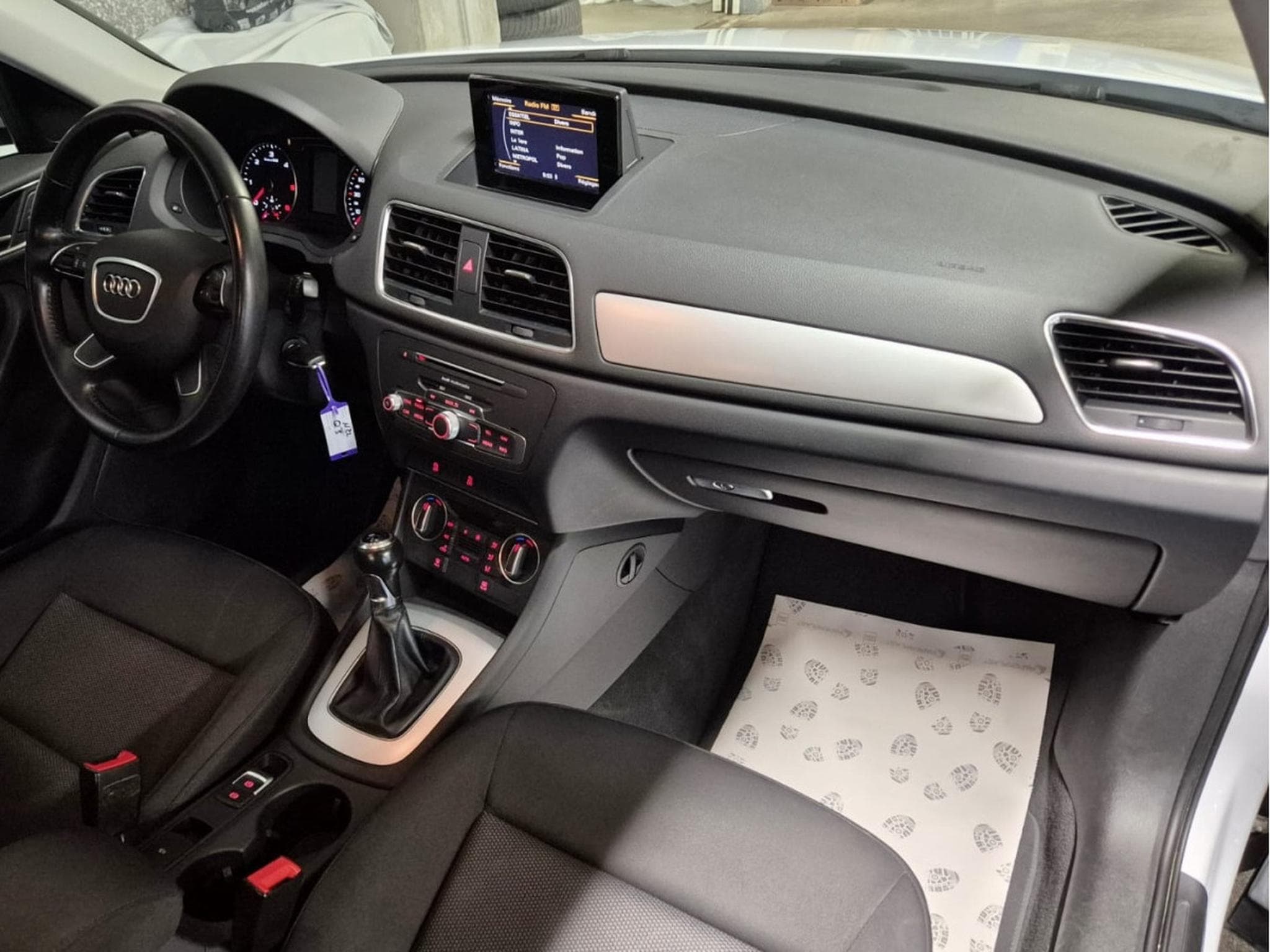 Audi Q3 2.0 TDI 150 BI-XENON NAVI (2015) - Foto 6