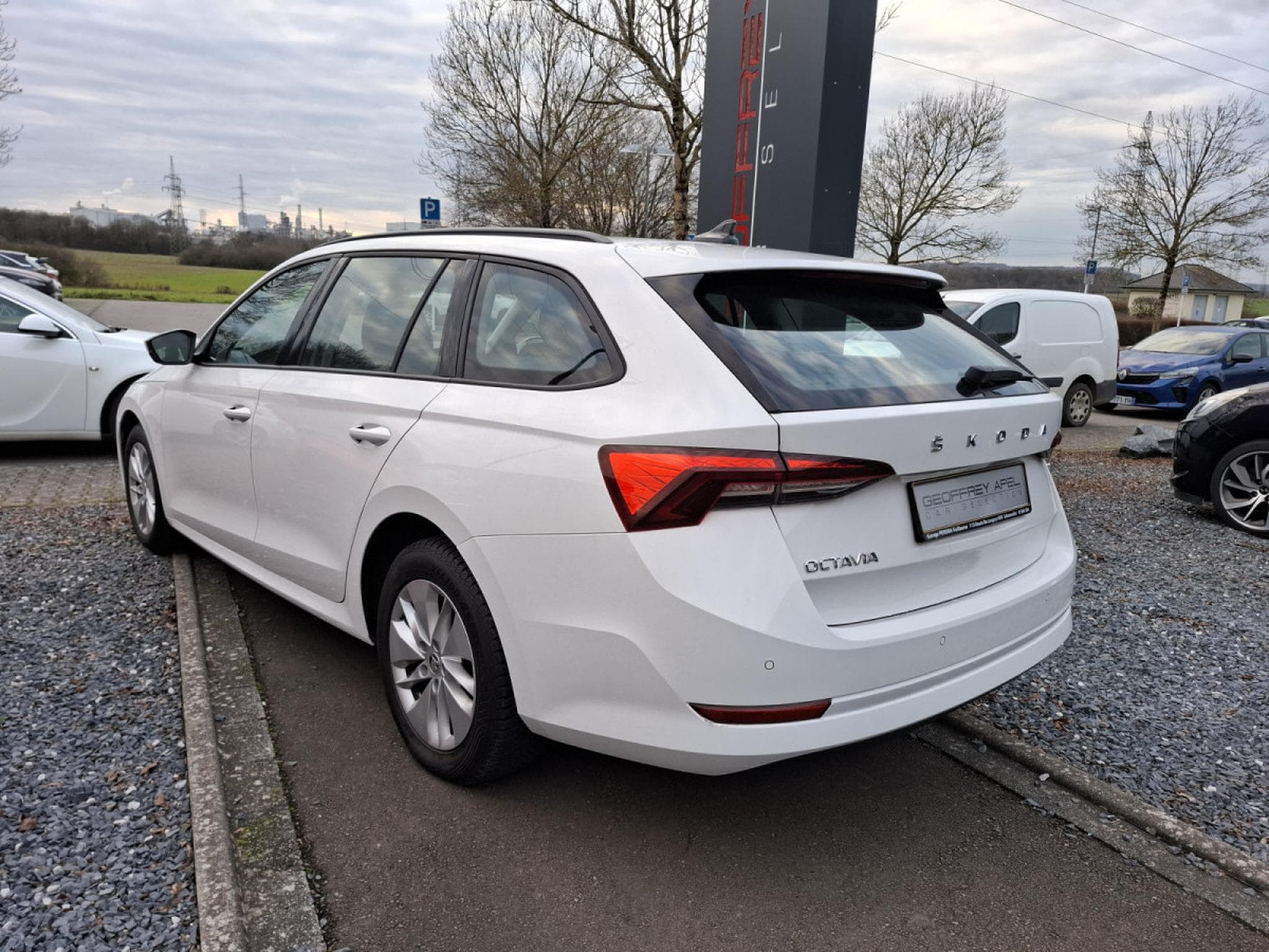 Skoda Octavia 2.0 TDI COMBI AMBITION LED (2020) - Foto 3