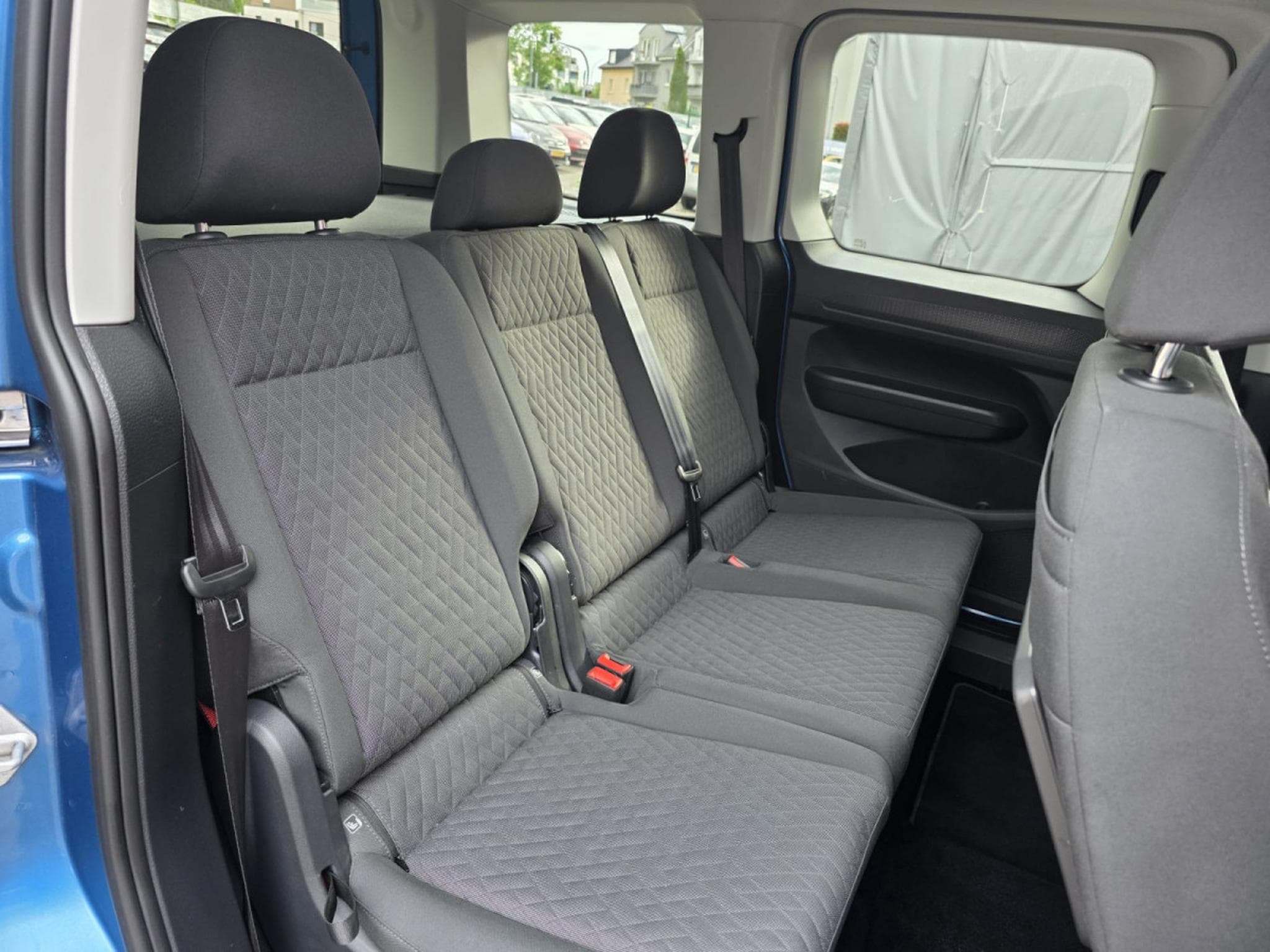 VW Caddy 1.5 TSI DSG LIFE 5 SITZE PANO NAVI 1 HAND (2021) - Foto 7