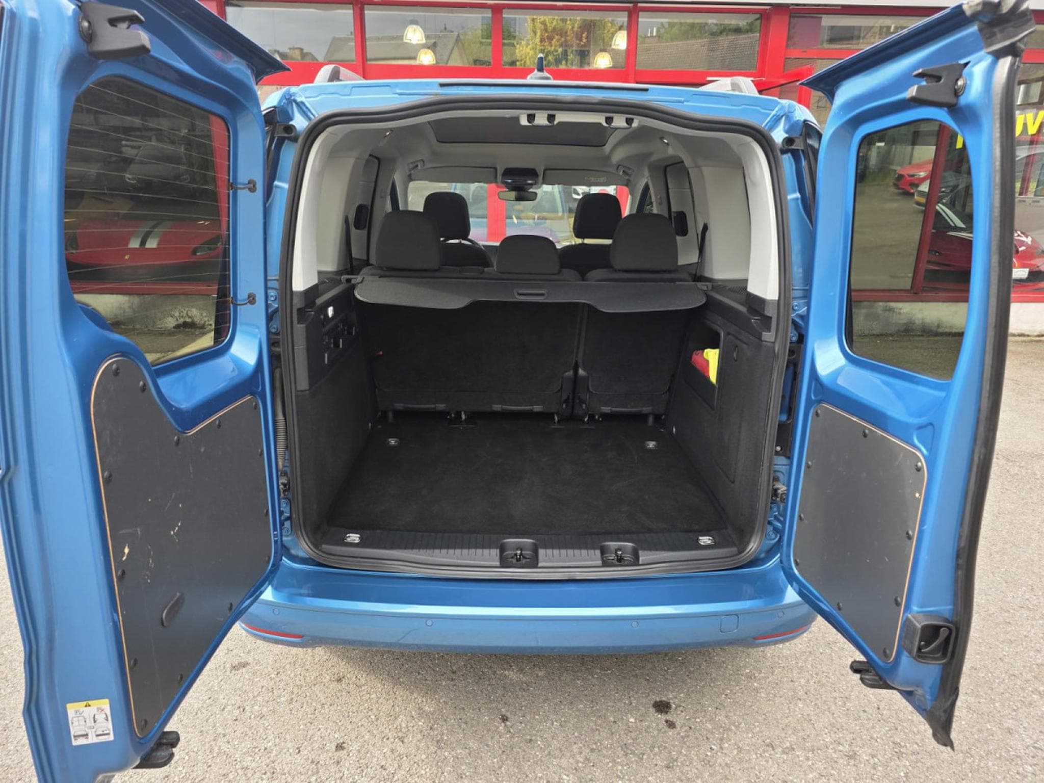 VW Caddy 1.5 TSI DSG LIFE 5 SITZE PANO NAVI 1 HAND (2021) - Foto 9