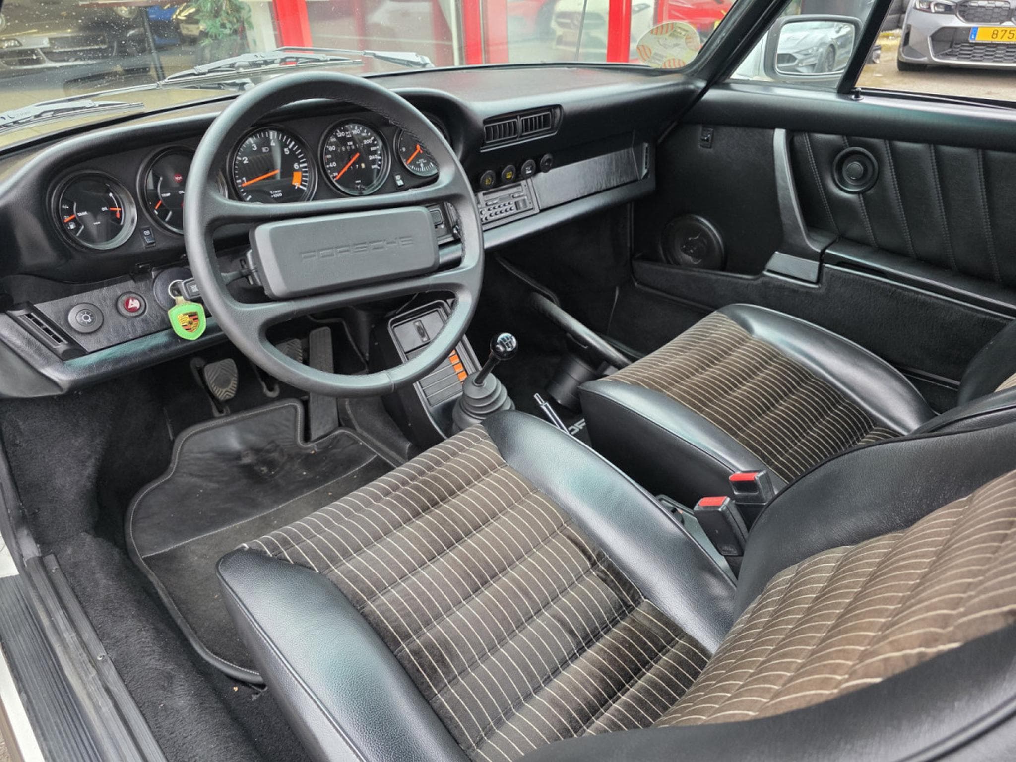 Porsche 911 Porsche 911 231CV Europa Schekheft und Historie plus carnet (1984) - Photo 7