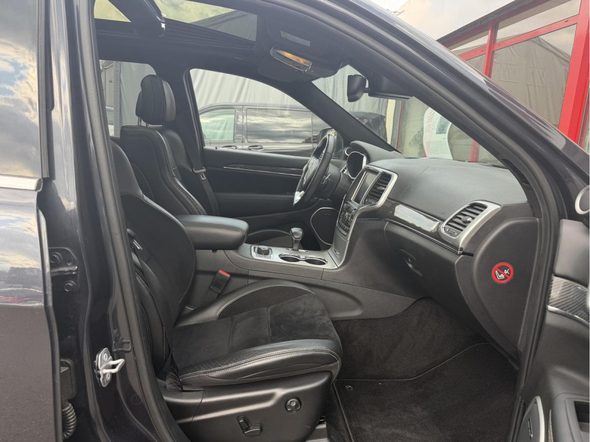 Jeep Cherokee 6.4l V8 HEMI SRT EUROPA COC HARMAN KARDON PANO CUIR NAVI 1 H (2015) - Photo 5