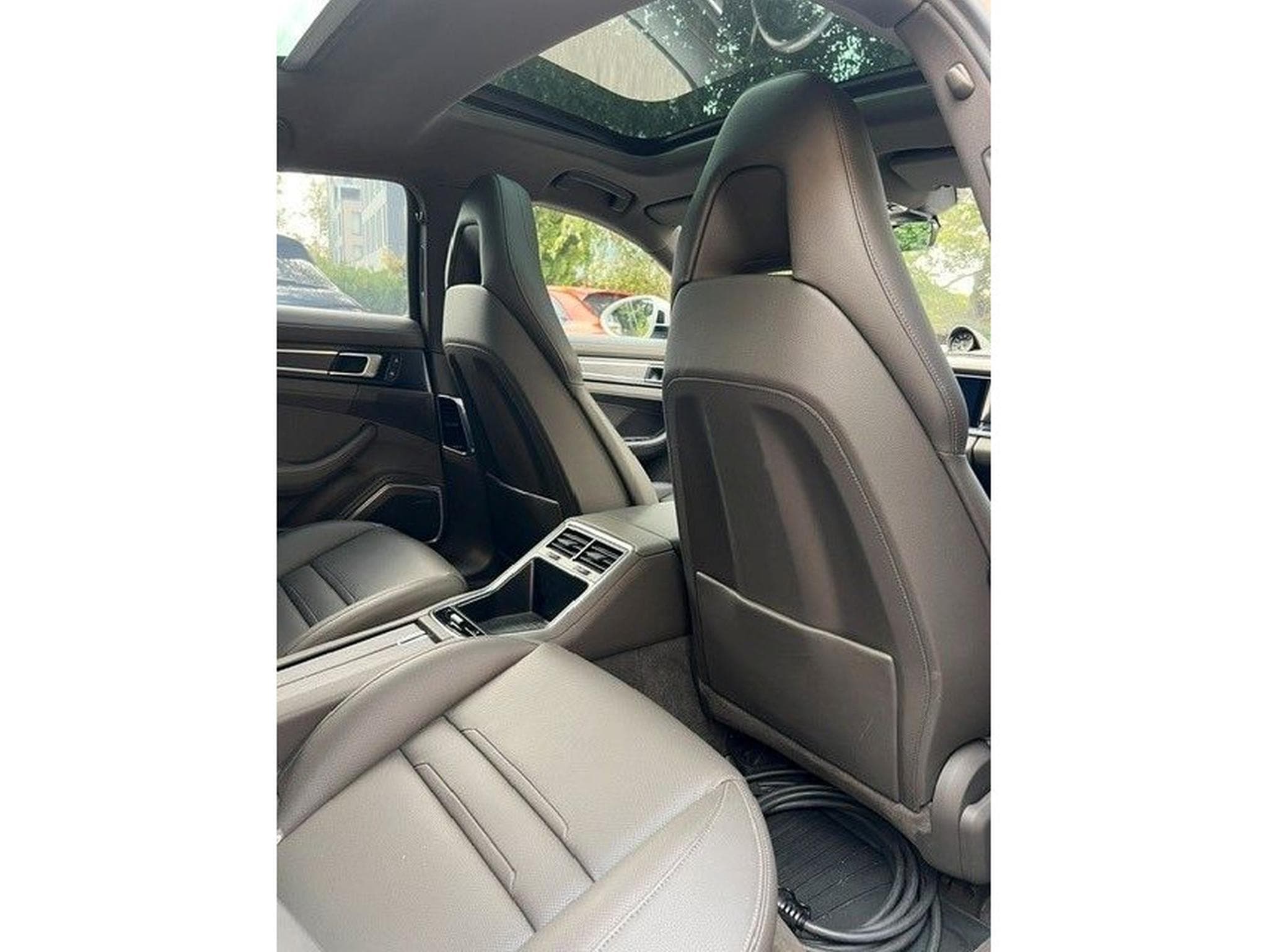 Porsche Panamera 4 E-Hybrid Platinum Edition (2022) - Photo 21