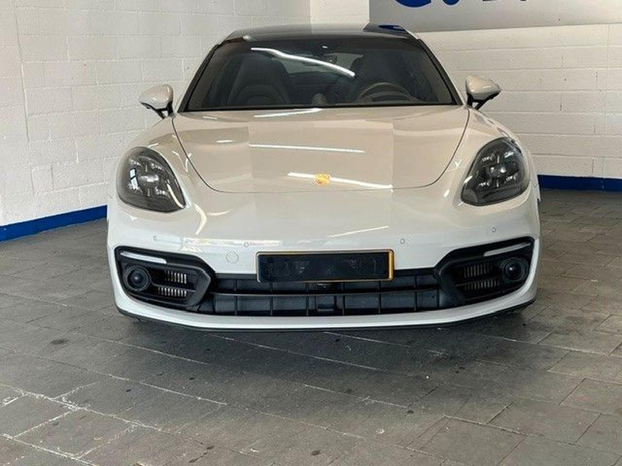 Porsche Panamera 4 E-Hybrid Platinum Edition (2022) - Photo 4