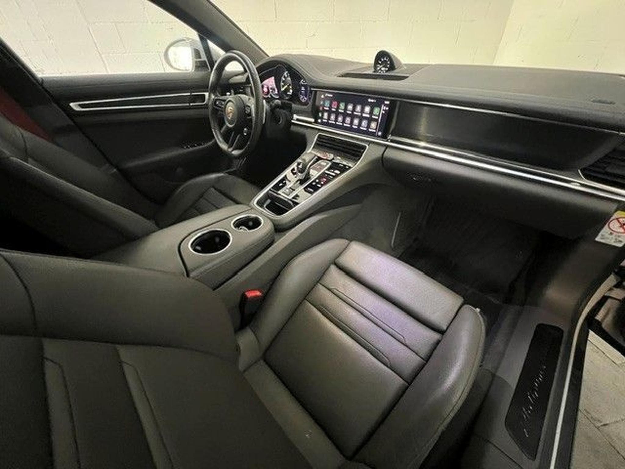 Porsche Panamera 4 E-Hybrid Platinum Edition (2022) - Photo 9