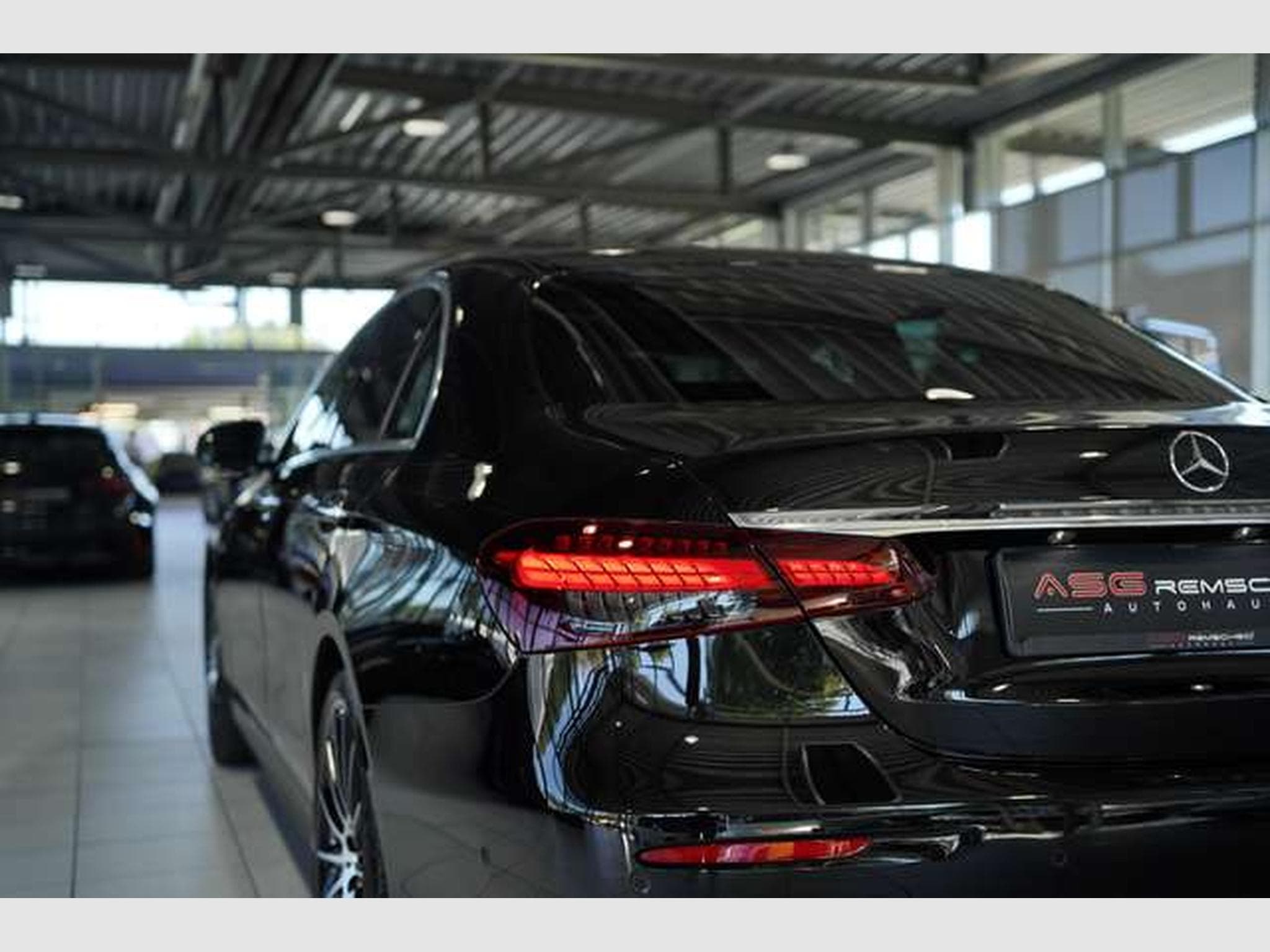 Mercedes E 450 4M AMG Line Limousine *2.H *20 *GSD *LUFT (2021) - Photo 10