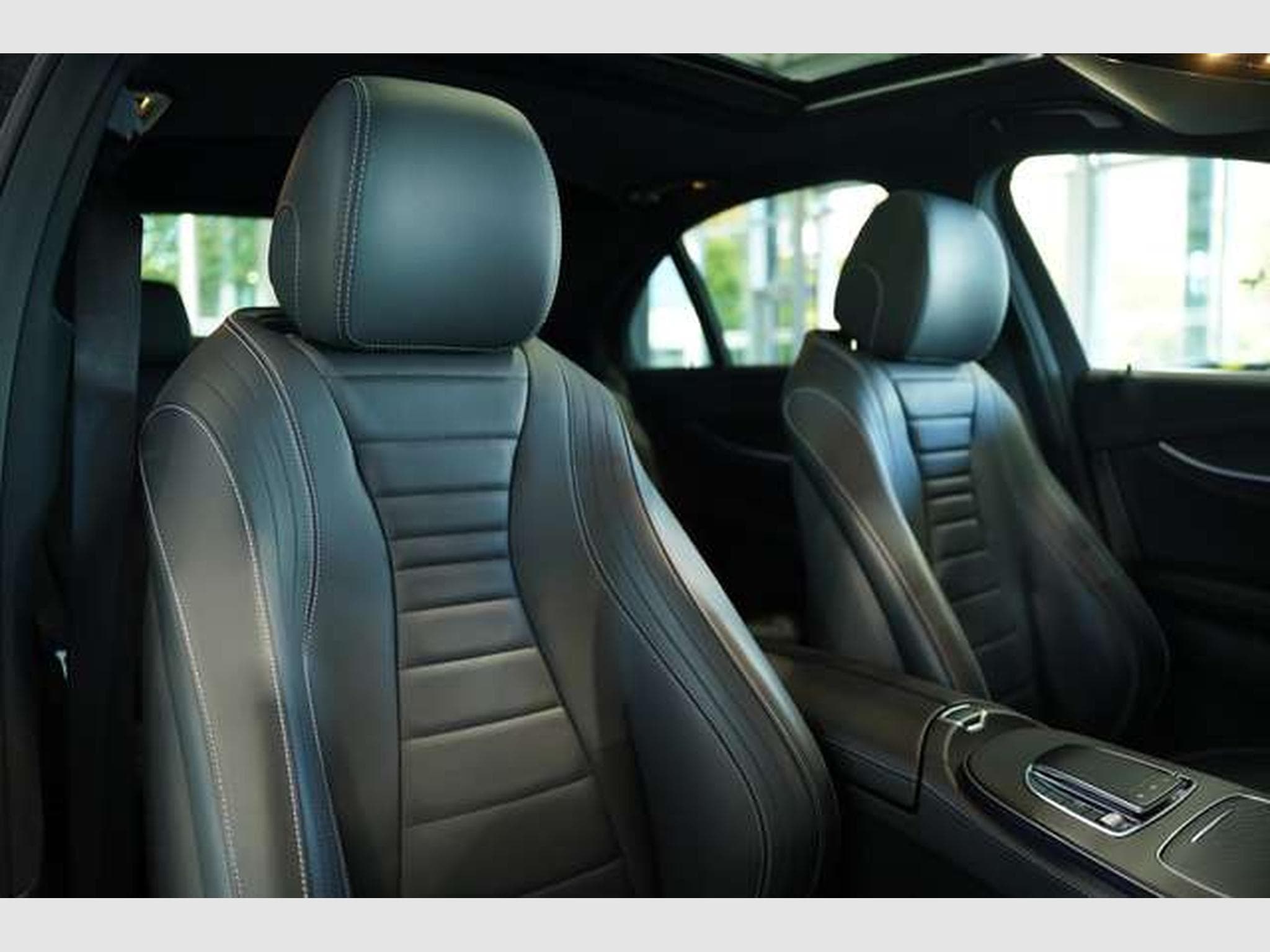Mercedes E 450 4M AMG Line Limousine *2.H *20 *GSD *LUFT (2021) - Photo 17
