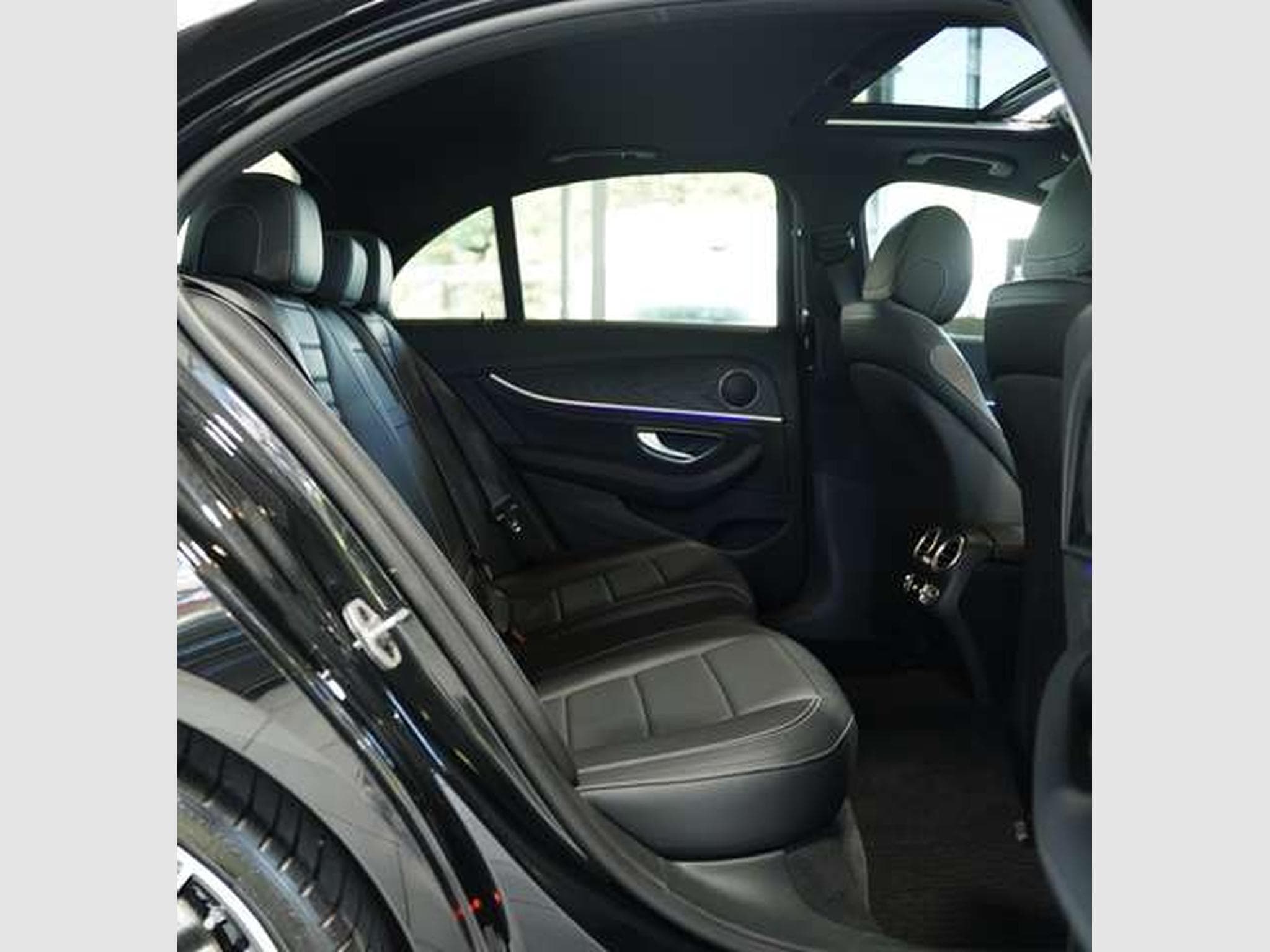 Mercedes E 450 4M AMG Line Limousine *2.H *20 *GSD *LUFT (2021) - Photo 18