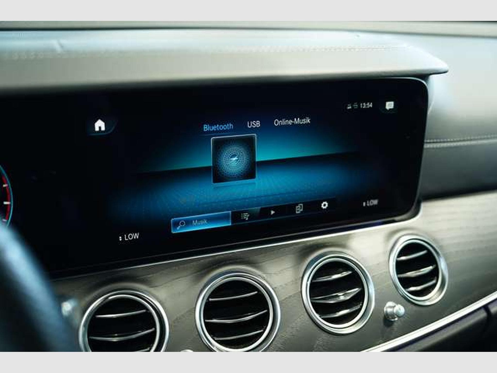 Mercedes E 450 4M AMG Line Limousine *2.H *20 *GSD *LUFT (2021) - Photo 33
