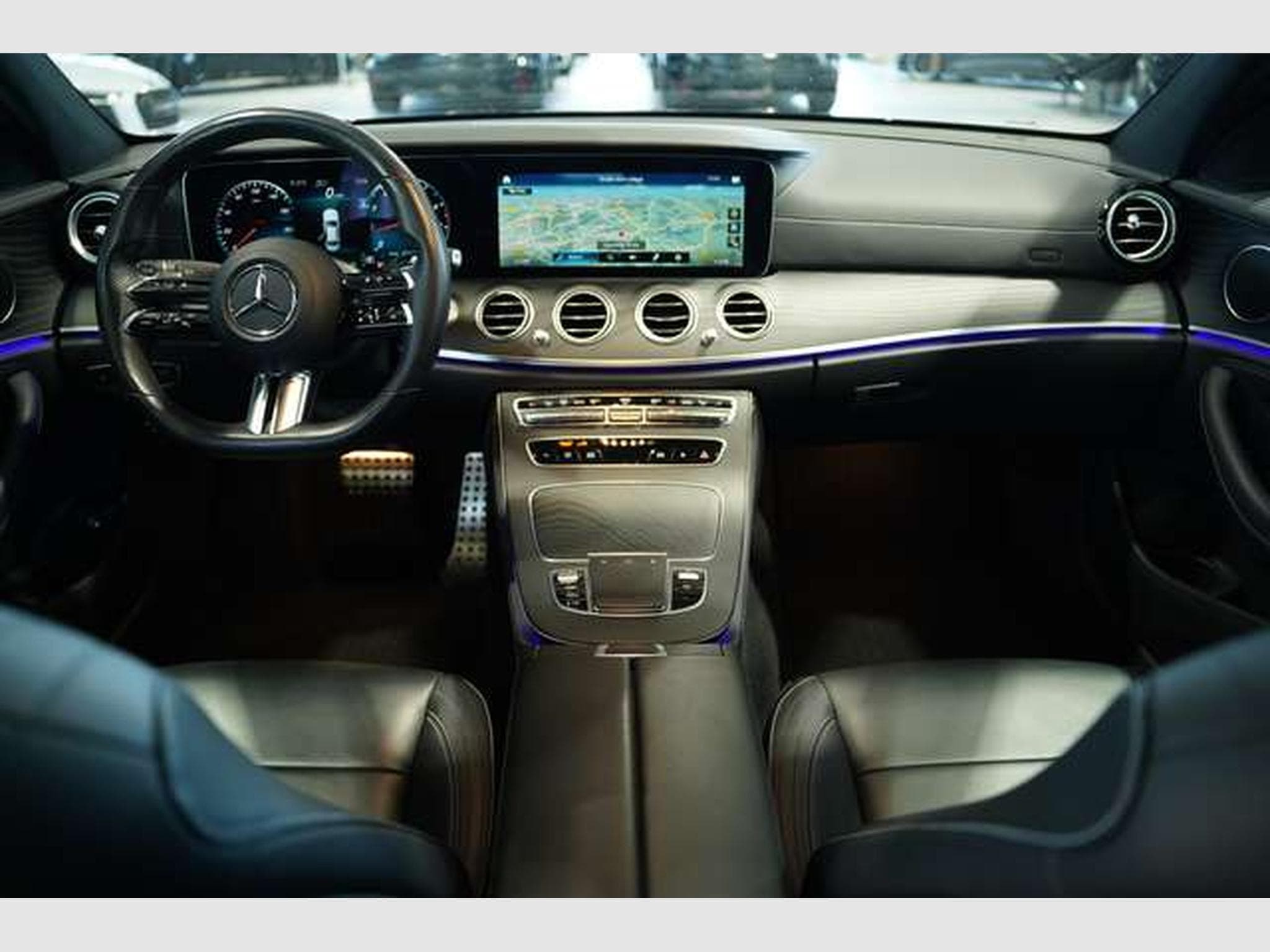 Mercedes E 450 4M AMG Line Limousine *2.H *20 *GSD *LUFT (2021) - Photo 39