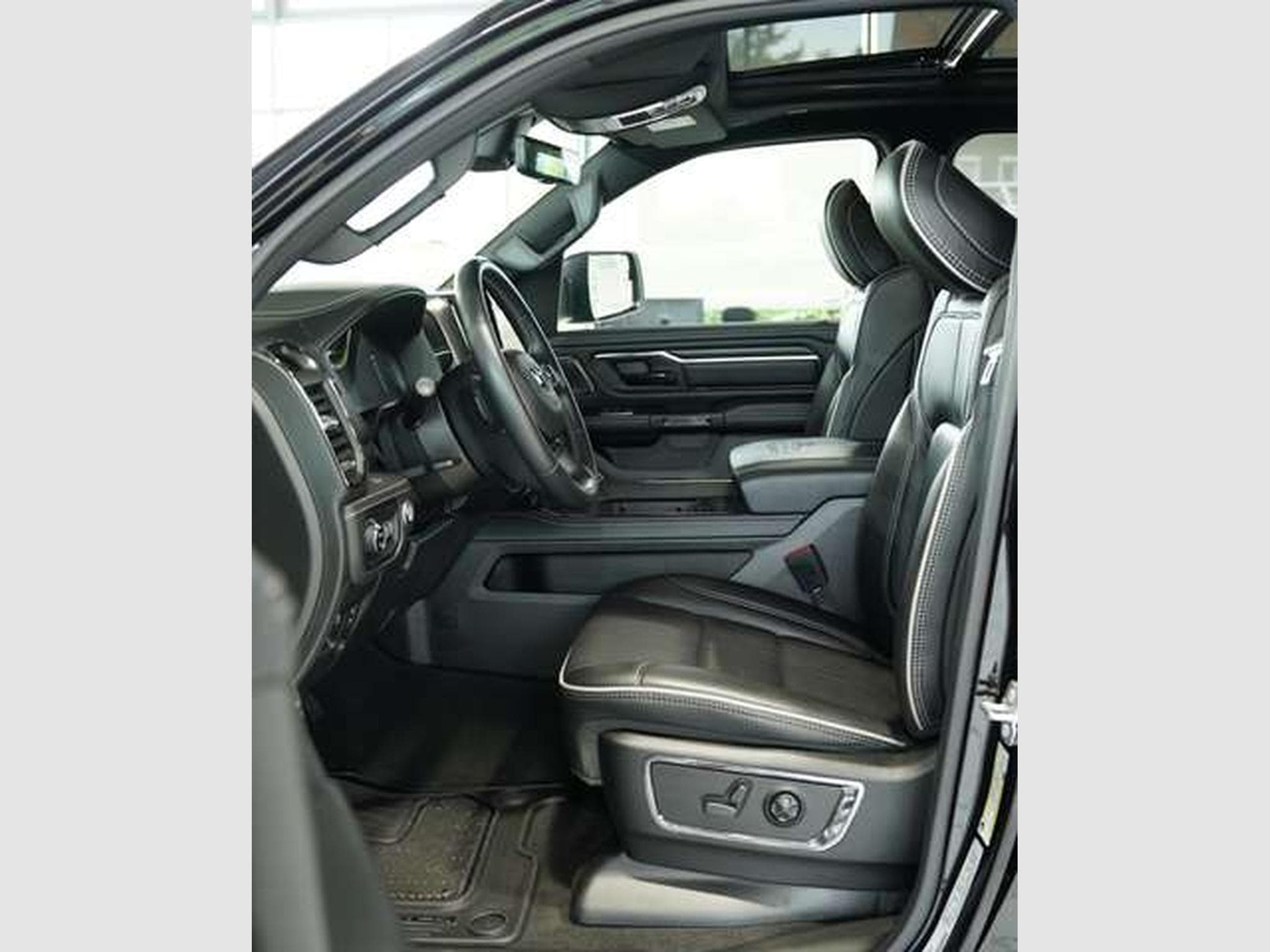 Dodge RAM 1500 Limited 4X4 1.H*Gas-Anlage *360° *GSD (2024) - Photo 28