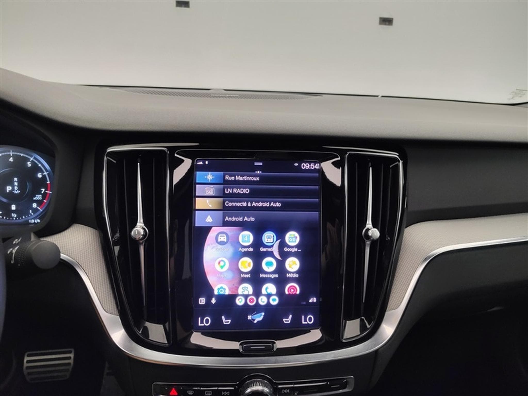 Volvo S60 2.0 B3 MHE R-Design Geartronic NAVI / PANO/ H-KARDON / JA 19 (2022) - Photo 12