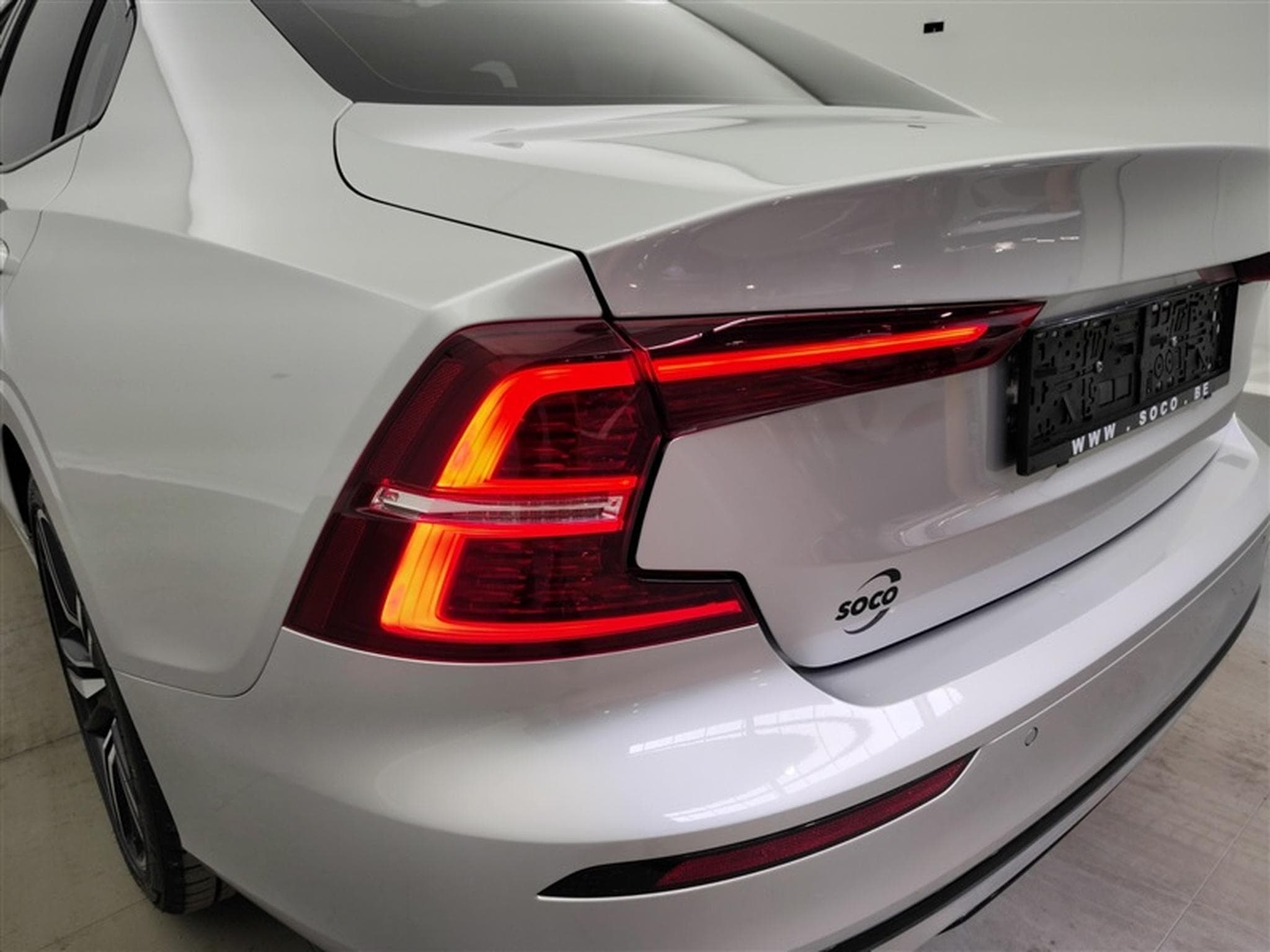 Volvo S60 2.0 B3 MHE R-Design Geartronic NAVI / PANO/ H-KARDON / JA 19 (2022) - Photo 17