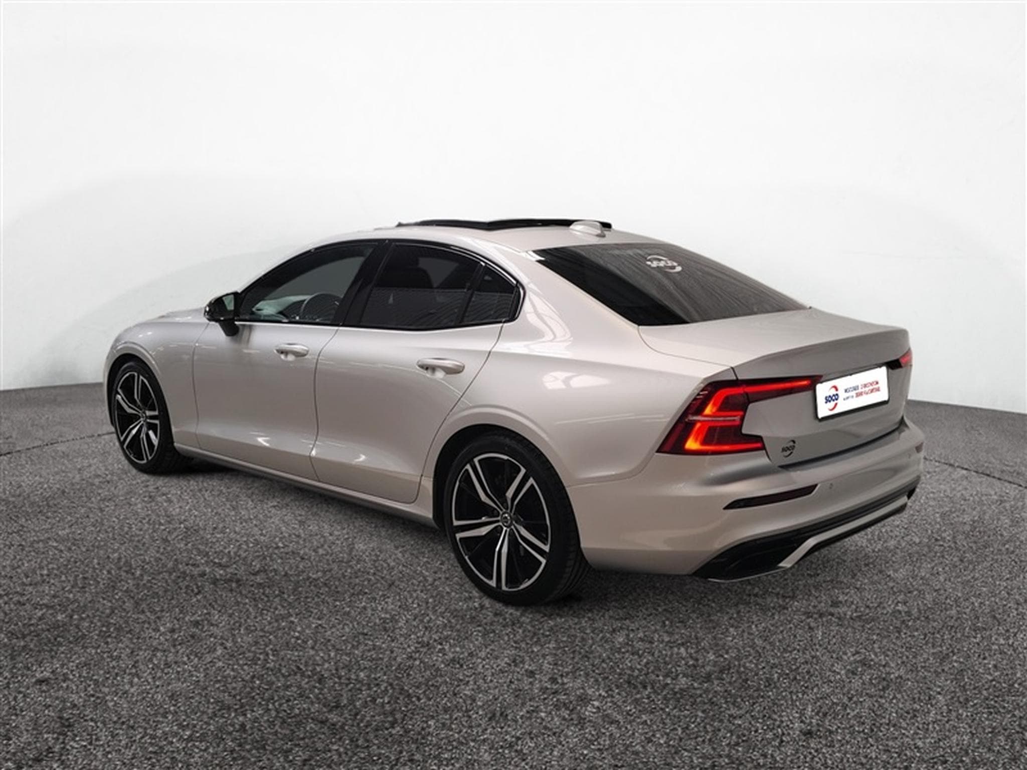 Volvo S60 2.0 B3 MHE R-Design Geartronic NAVI / PANO/ H-KARDON / JA 19 (2022) - Photo 2