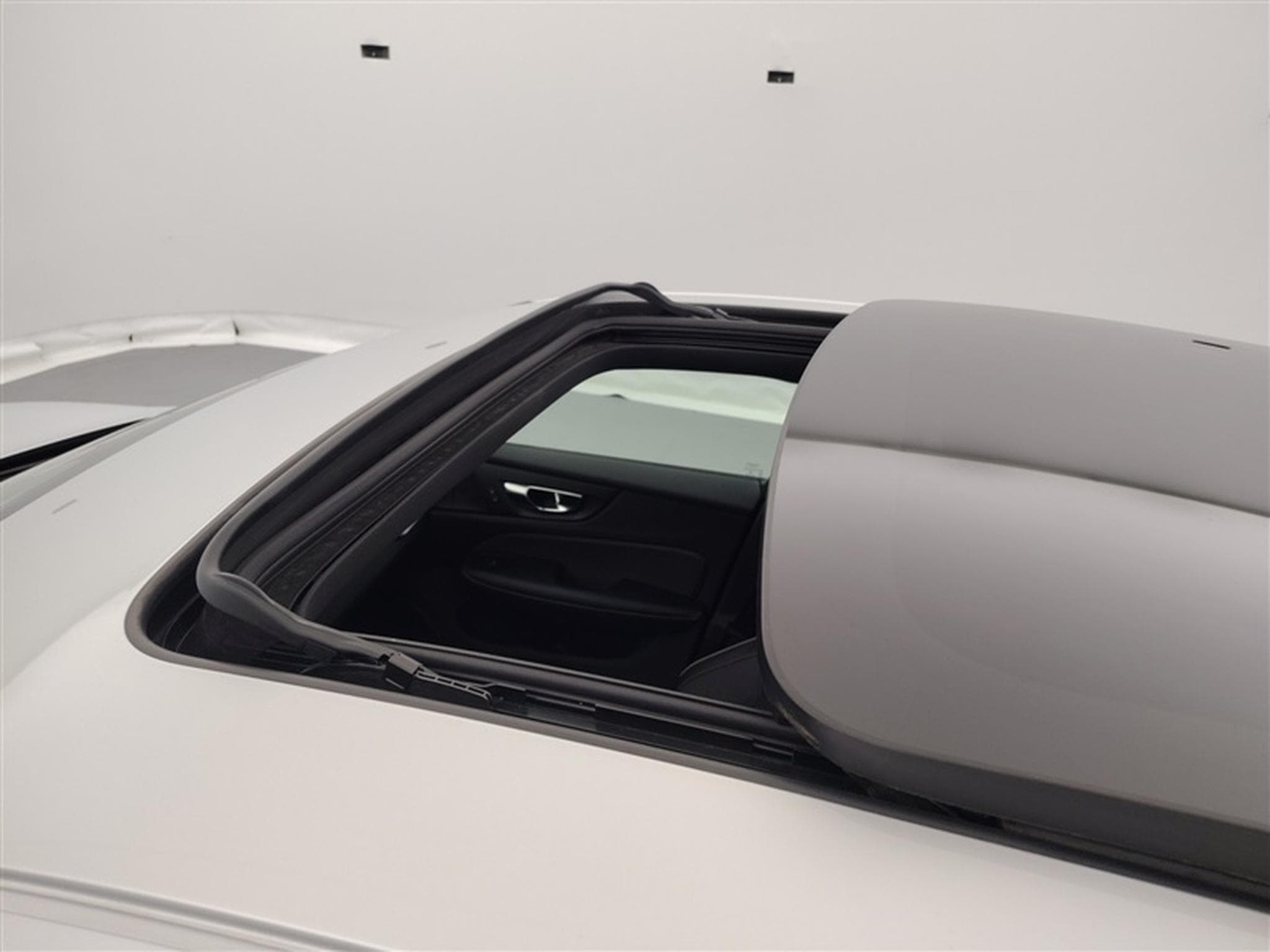 Volvo S60 2.0 B3 MHE R-Design Geartronic NAVI / PANO/ H-KARDON / JA 19 (2022) - Photo 20