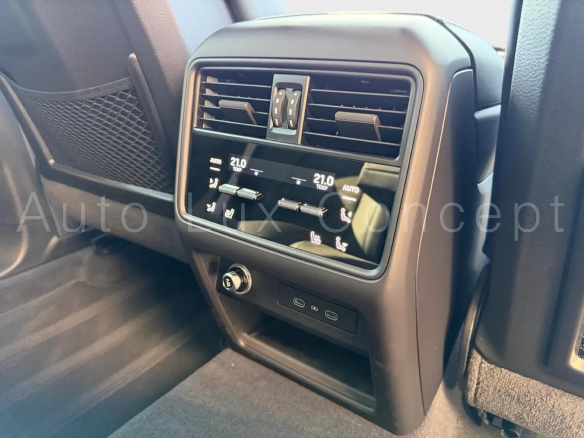 Porsche Cayenne Turbo E-Hybrid Coupé avec Pack GT (2026) - Photo 23