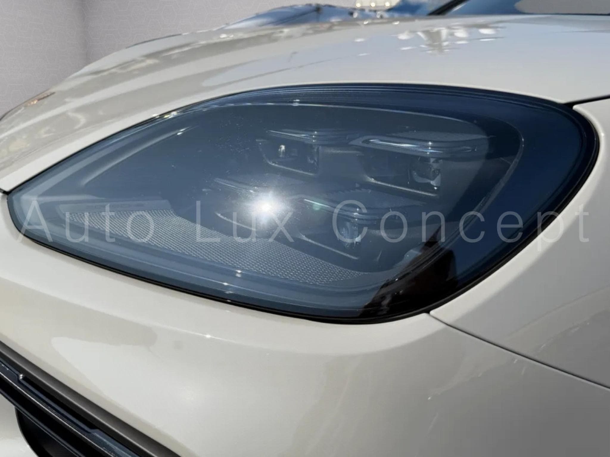 Porsche Cayenne Turbo E-Hybrid Coupé avec Pack GT (2026) - Photo 28