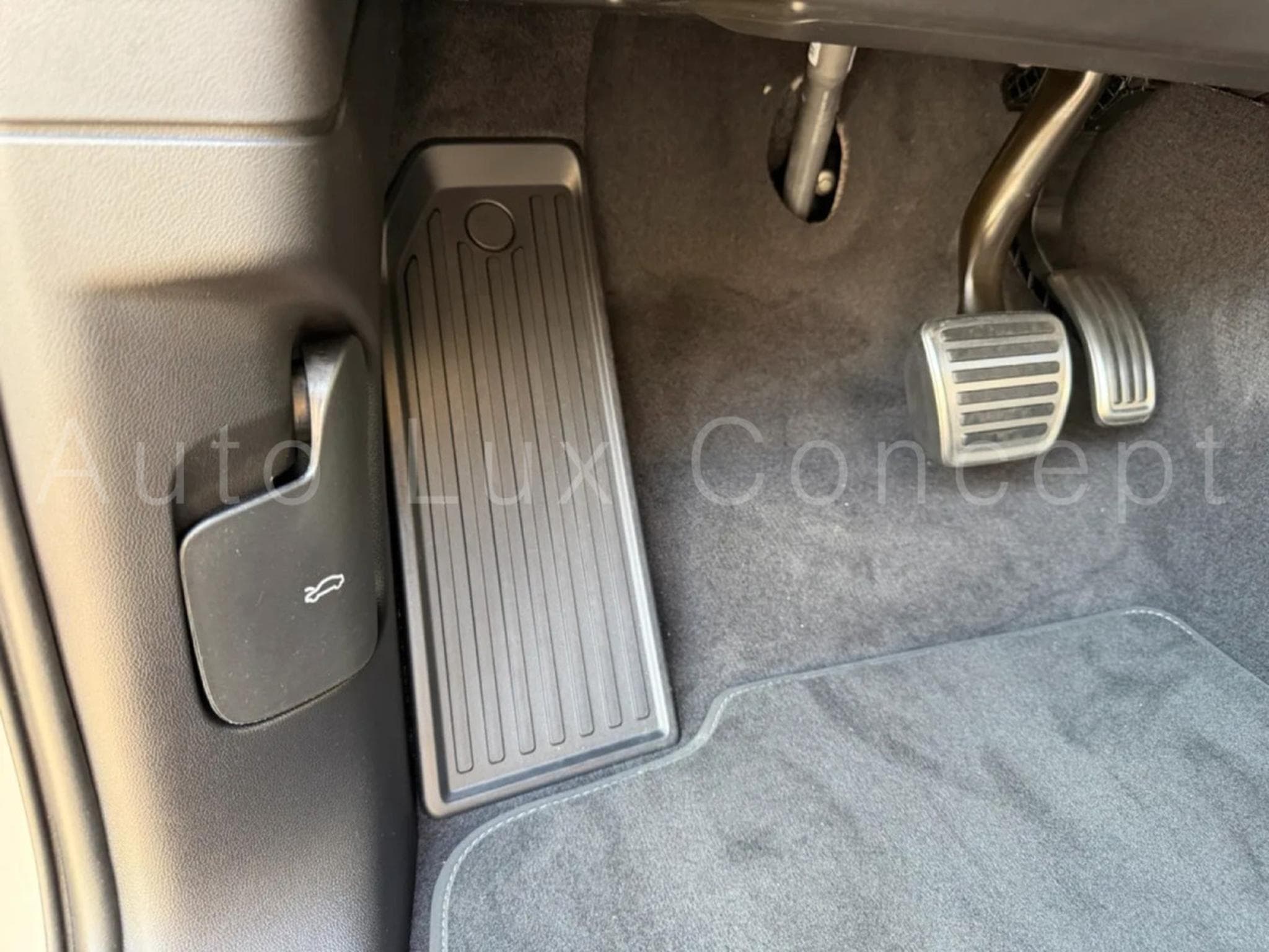 Porsche Cayenne Turbo E-Hybrid Coupé avec Pack GT (2026) - Photo 29