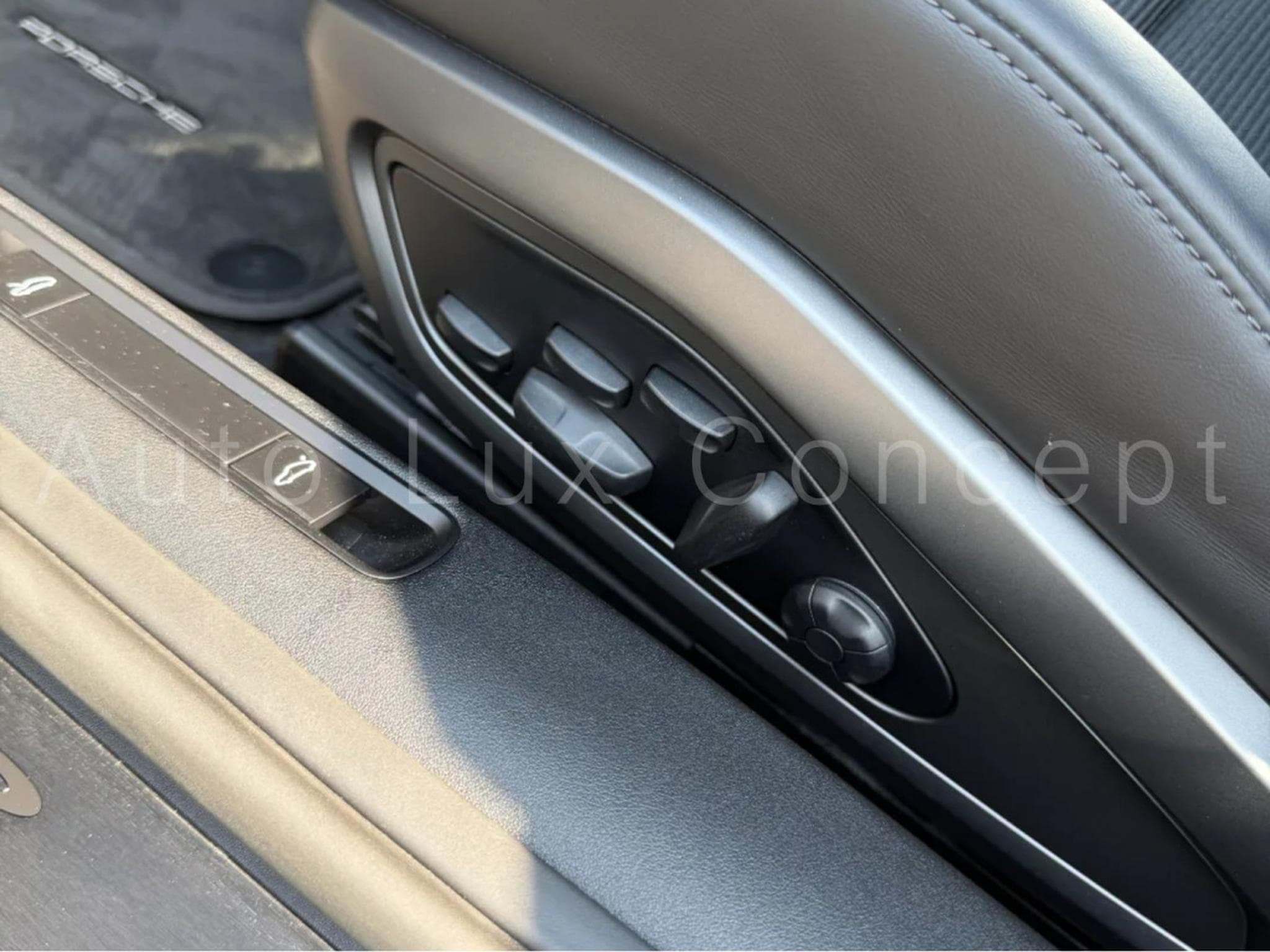 Porsche 911 911 GT3 Pack Touring (2021) - Photo 20
