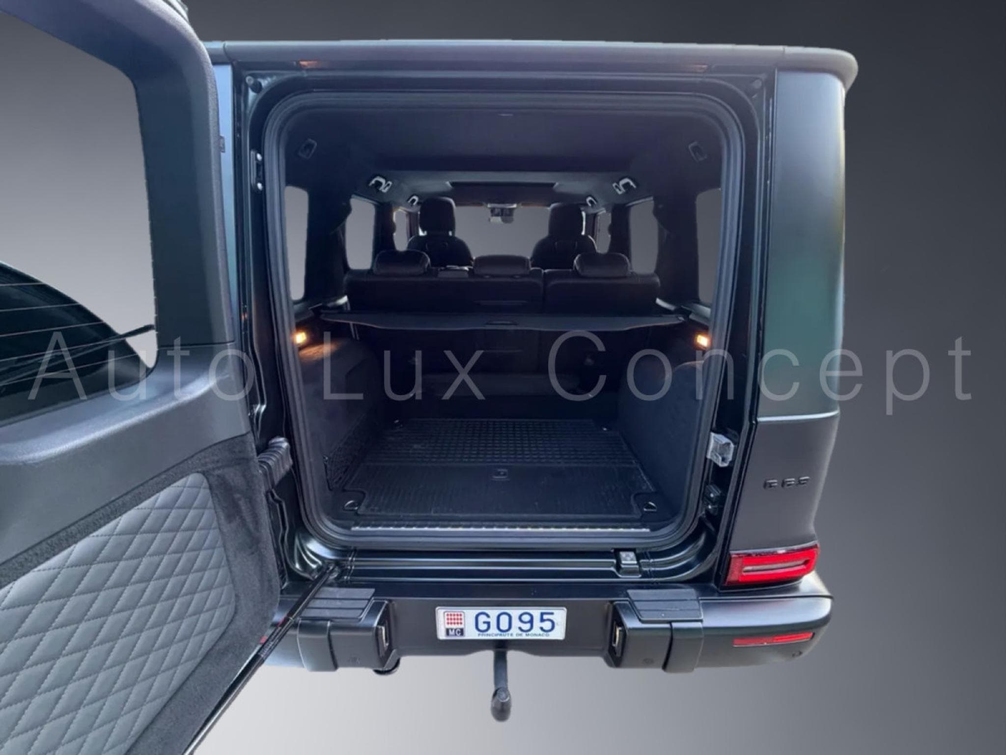 Mercedes G 63 AMG SUPERIOR Line (2023) - Photo 24