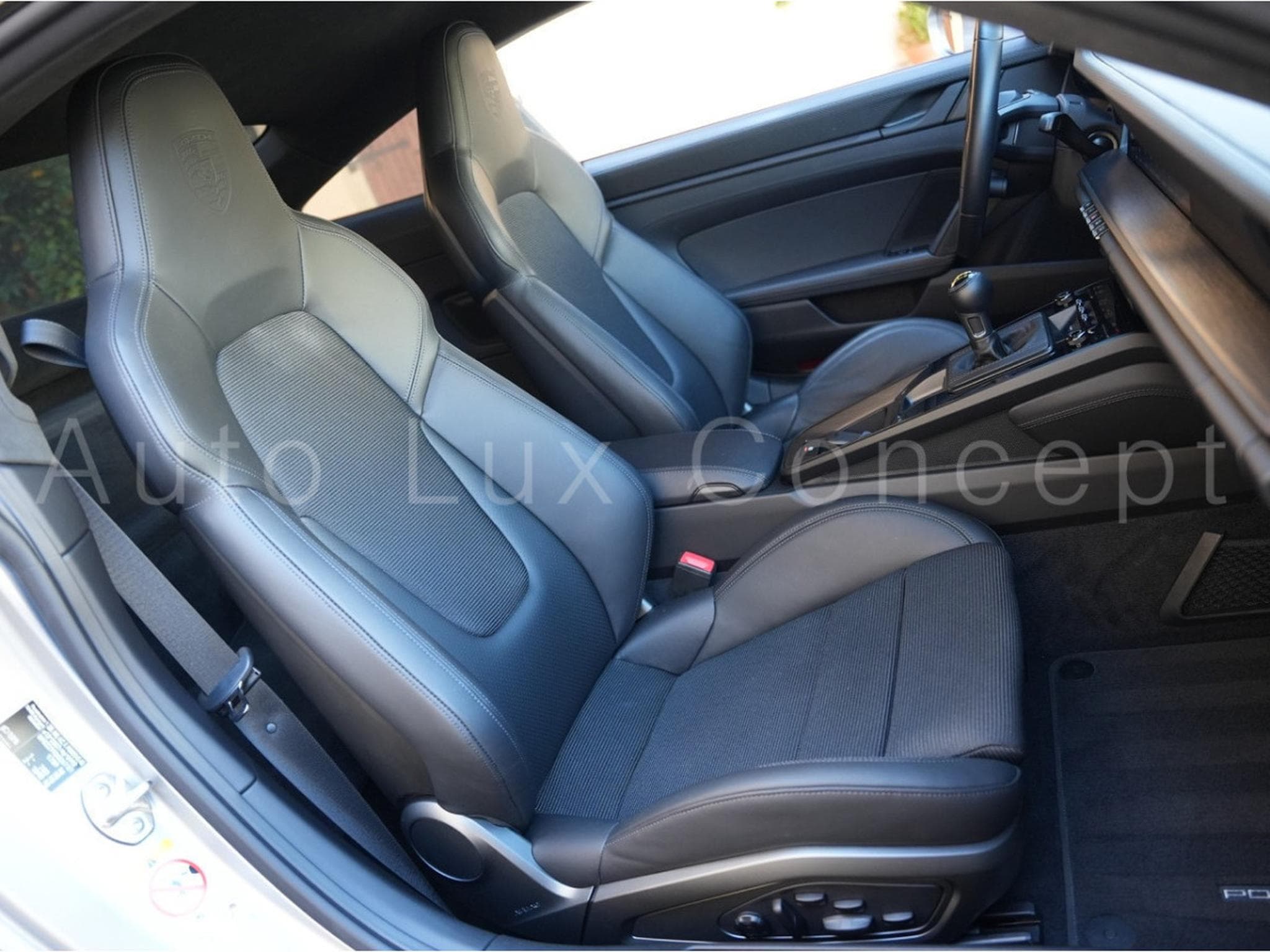 Porsche 911 911 GT3 Pack Touring (2022) - Photo 30