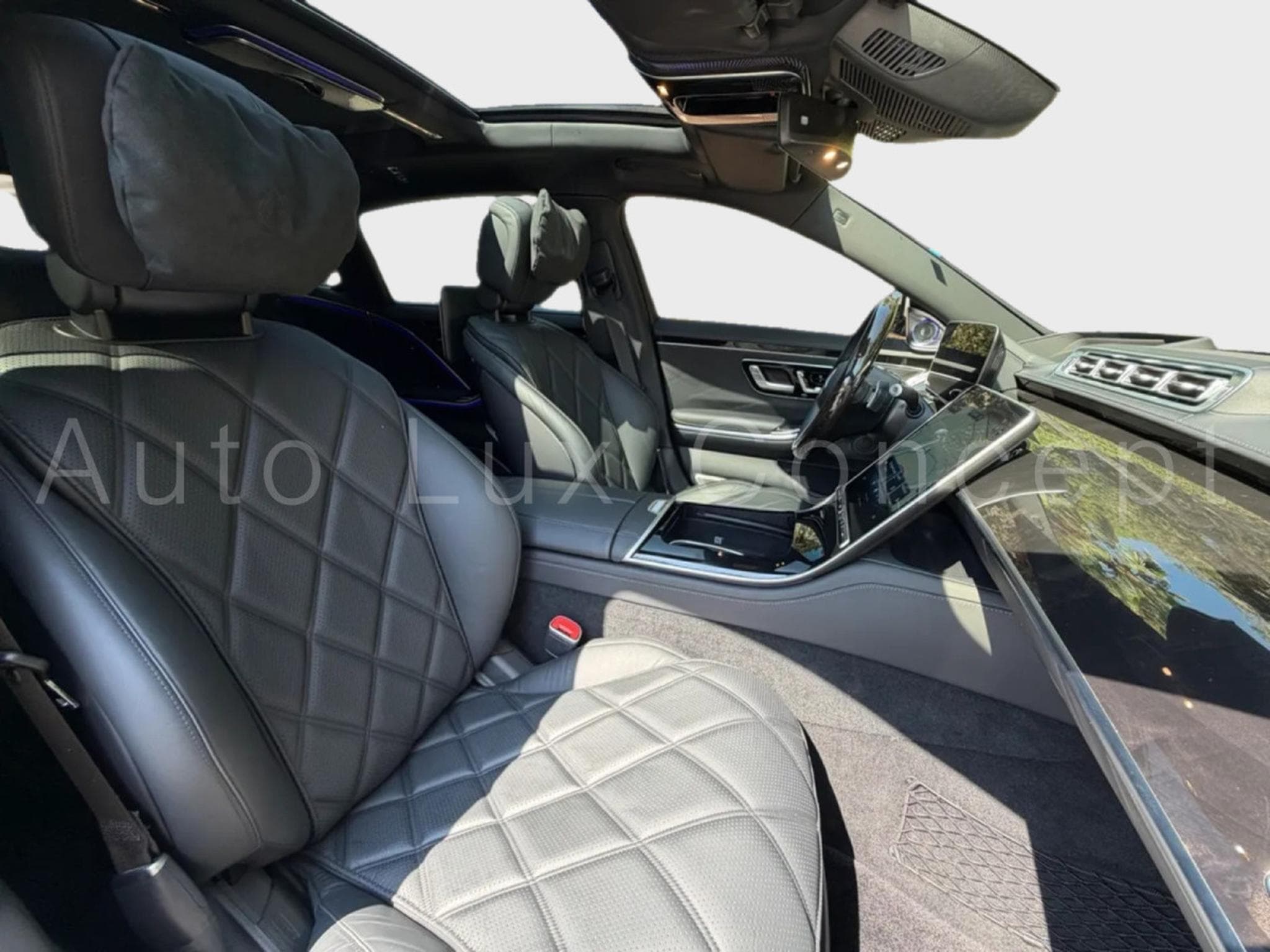 Mercedes S 680 Maybach Maybach 4MATIC Night Series (2023) - Photo 11