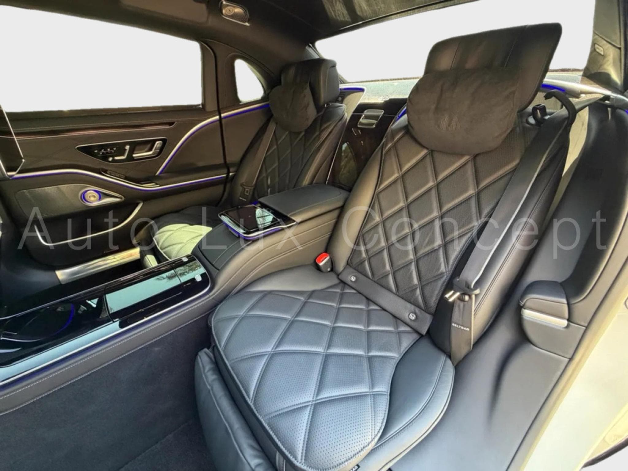Mercedes S 680 Maybach Maybach 4MATIC Night Series (2023) - Photo 8