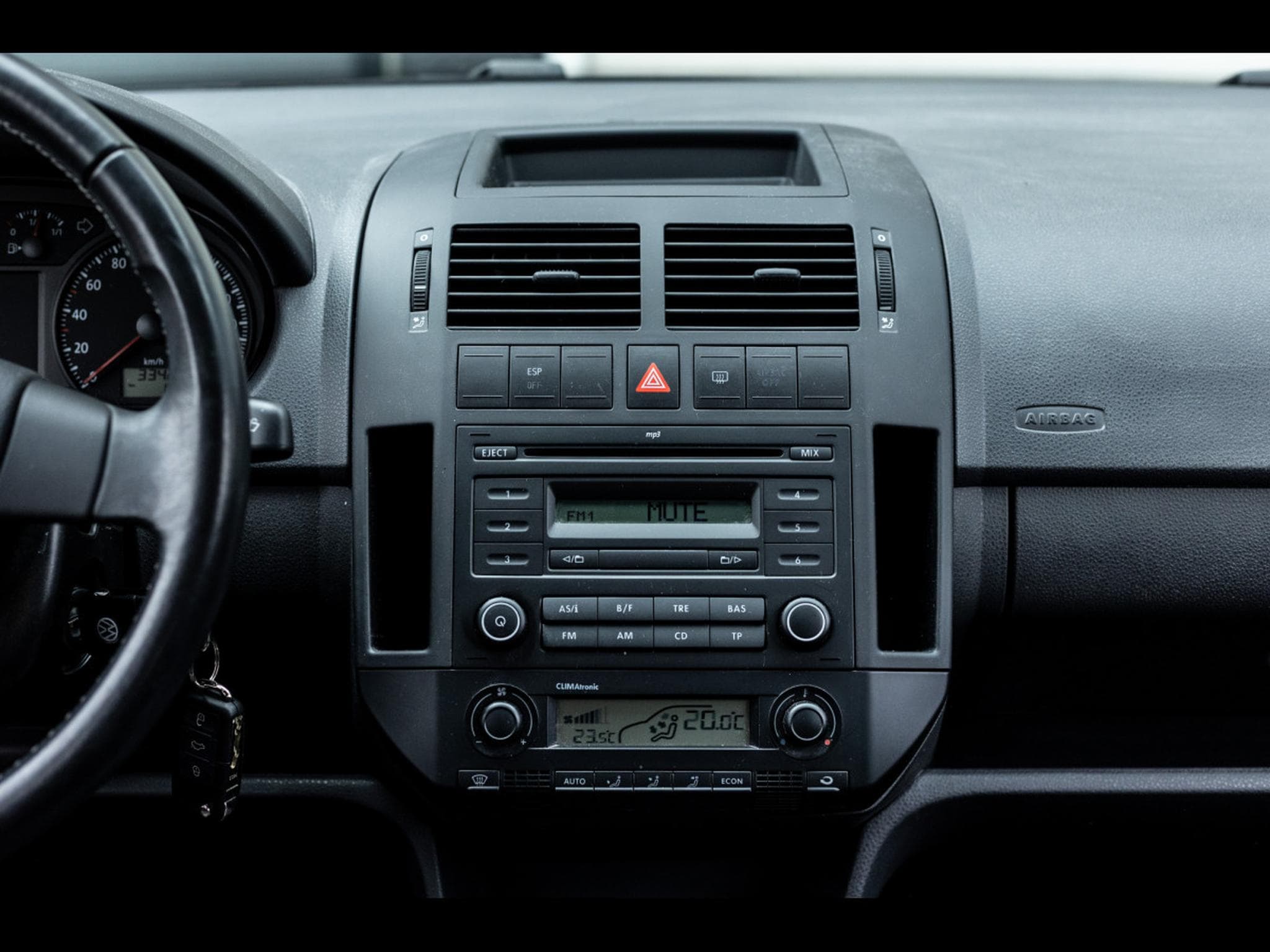 VW Polo IV (9N3) 1.4 UNITED (2008) - Photo 13