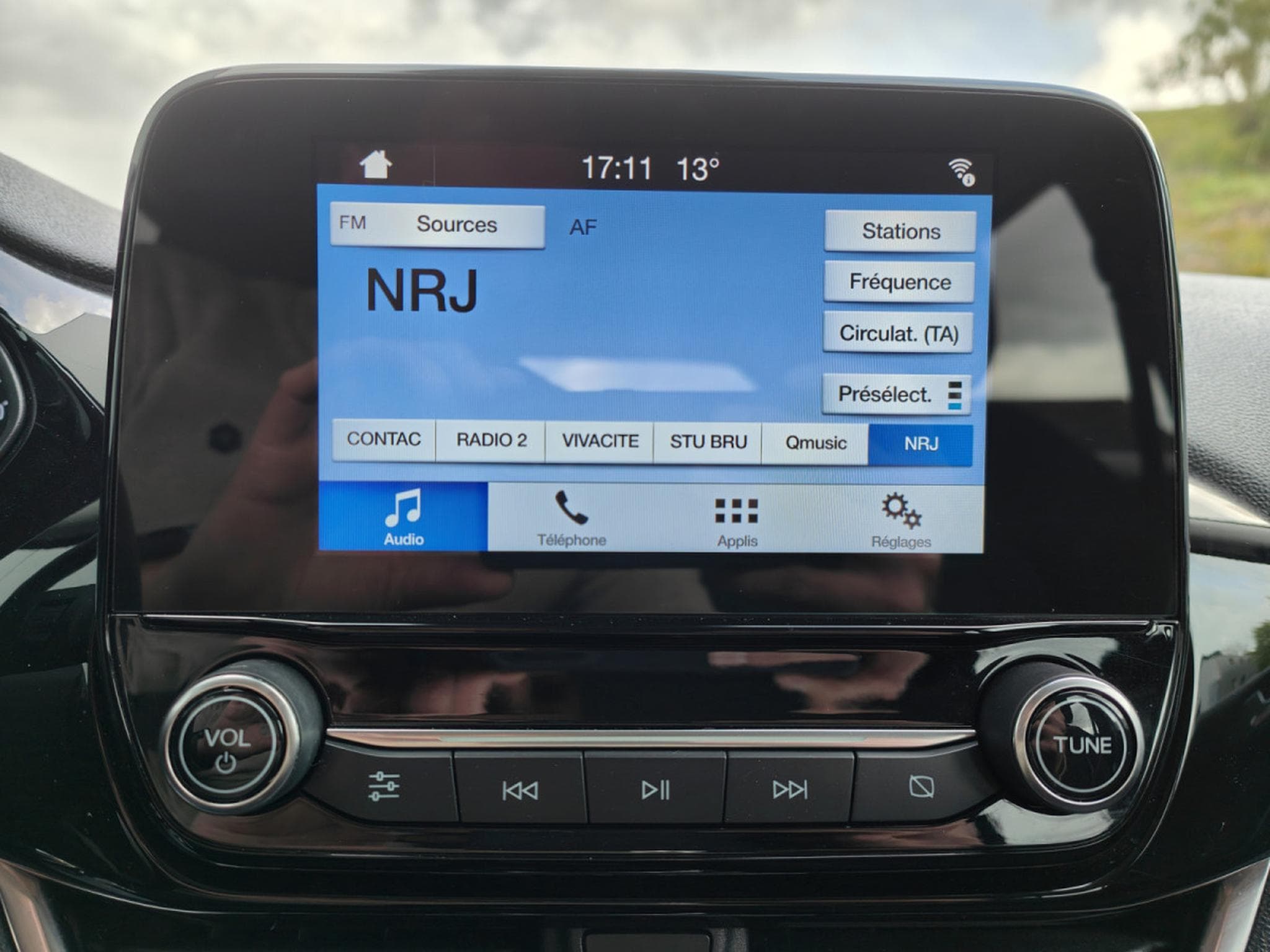 Ford Fiesta 1.0 ECOBOOST CARPLAY CLIMATISATION RADAR ARR (2018) - Photo 15