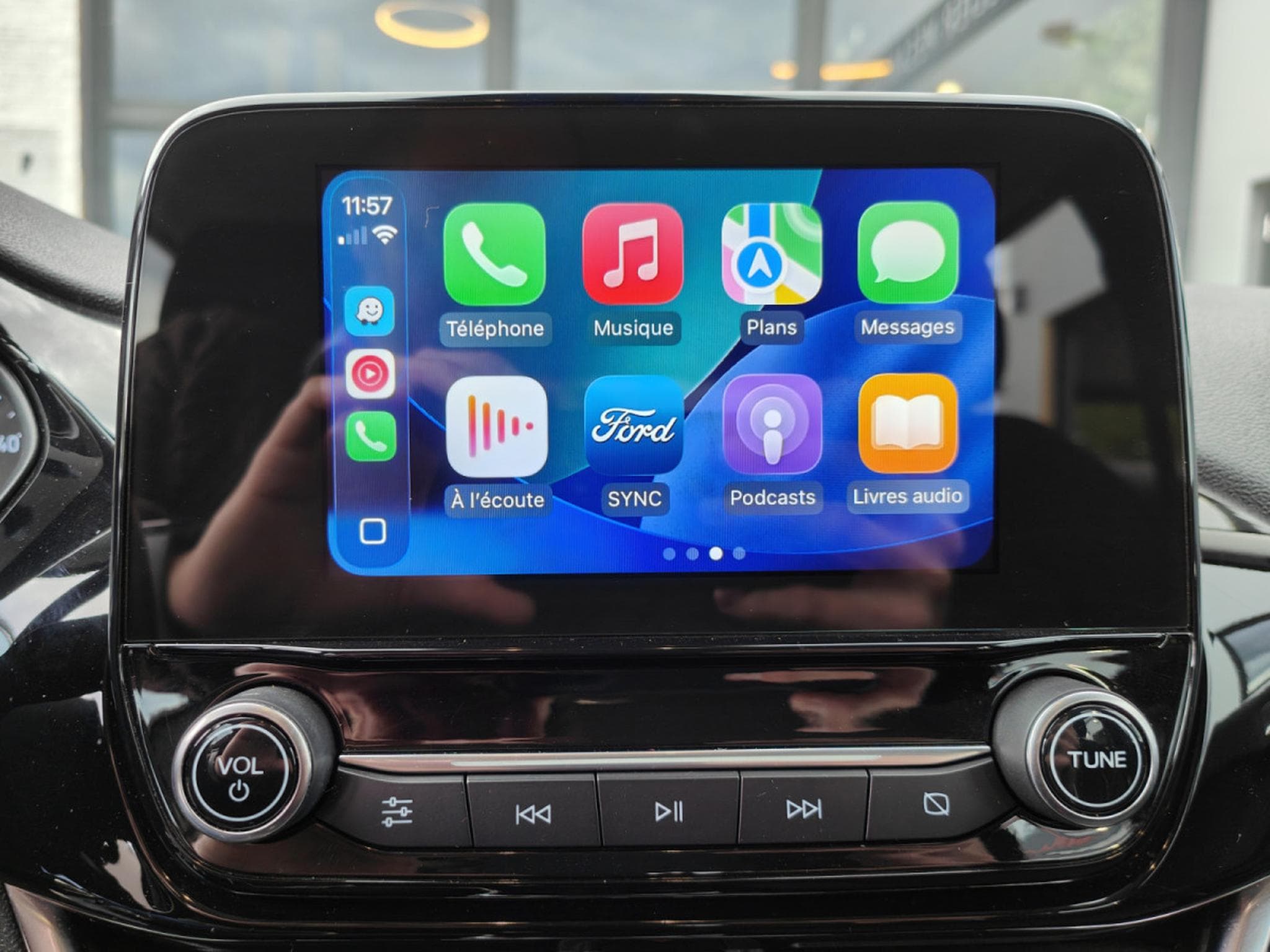 Ford Fiesta 1.0 ECOBOOST CARPLAY CLIMATISATION RADAR ARR (2018) - Photo 17