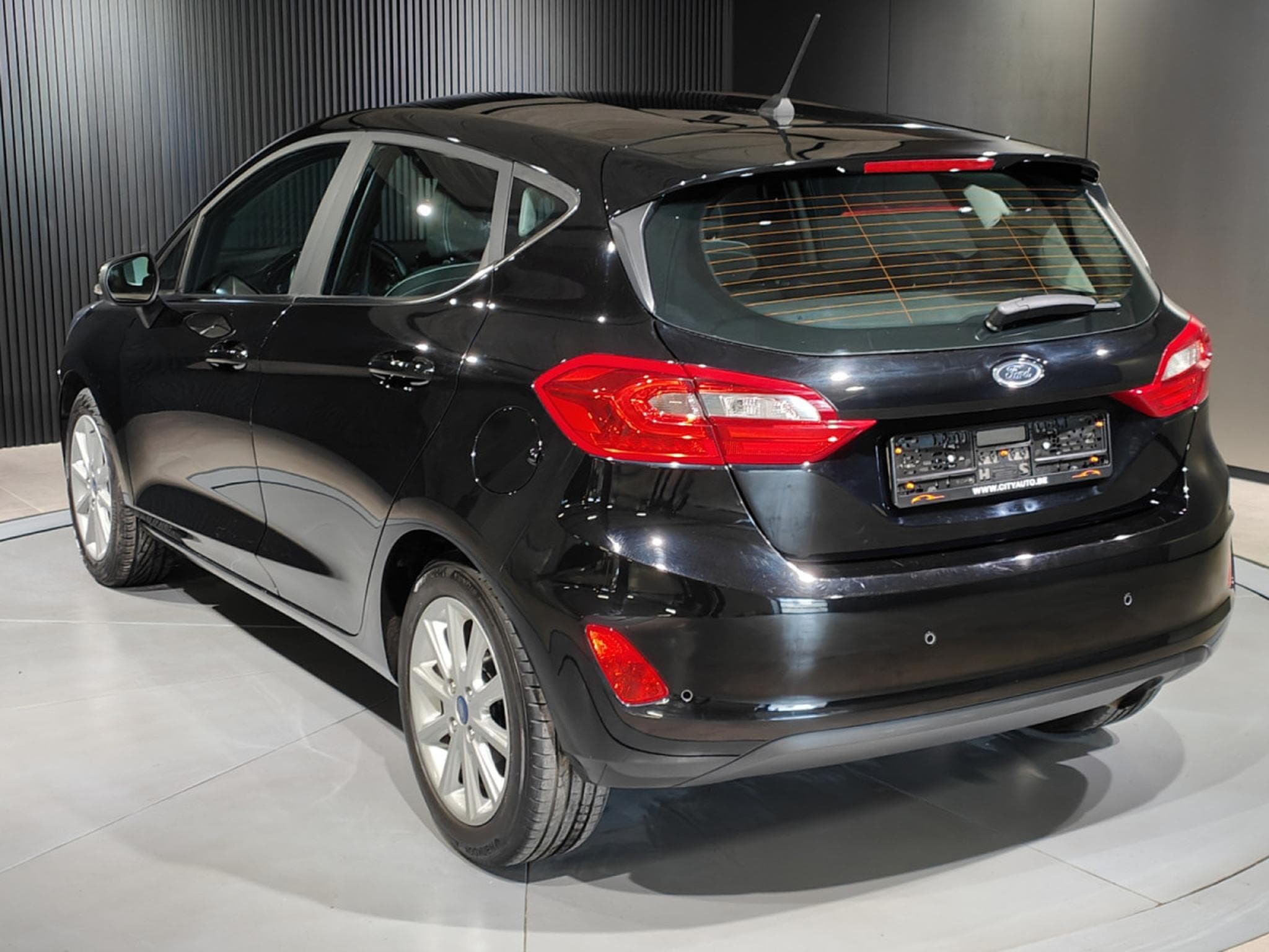 Ford Fiesta 1.0 ECOBOOST CARPLAY CLIMATISATION RADAR ARR (2018) - Photo 4