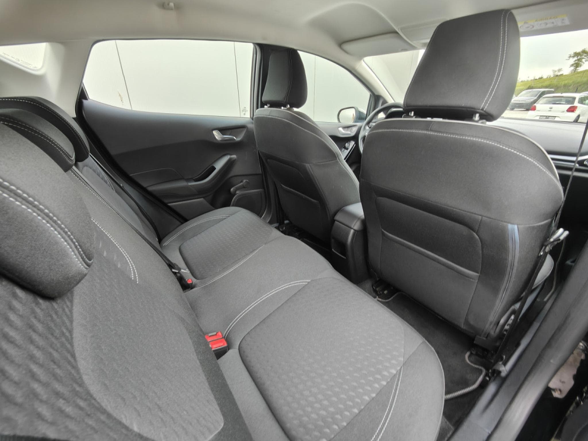 Ford Fiesta 1.0 ECOBOOST CARPLAY CLIMATISATION RADAR ARR (2018) - Photo 8