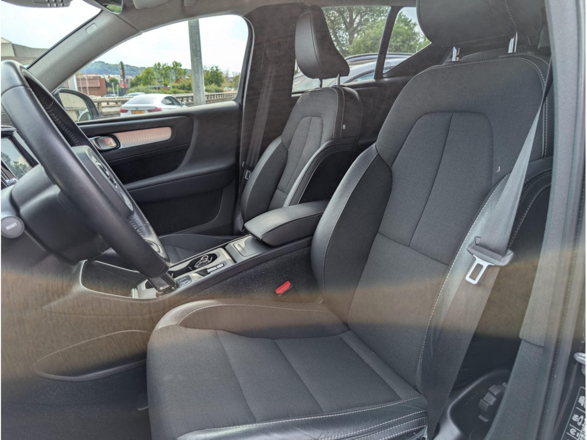 Volvo XC40 D3 MOMENTUM AUTOMATIQUE 2.0D 150 (2019) - Photo 11
