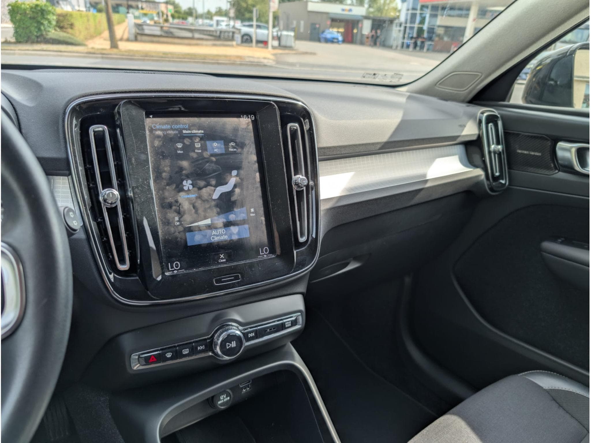Volvo XC40 D3 MOMENTUM AUTOMATIQUE 2.0D 150 (2019) - Photo 21