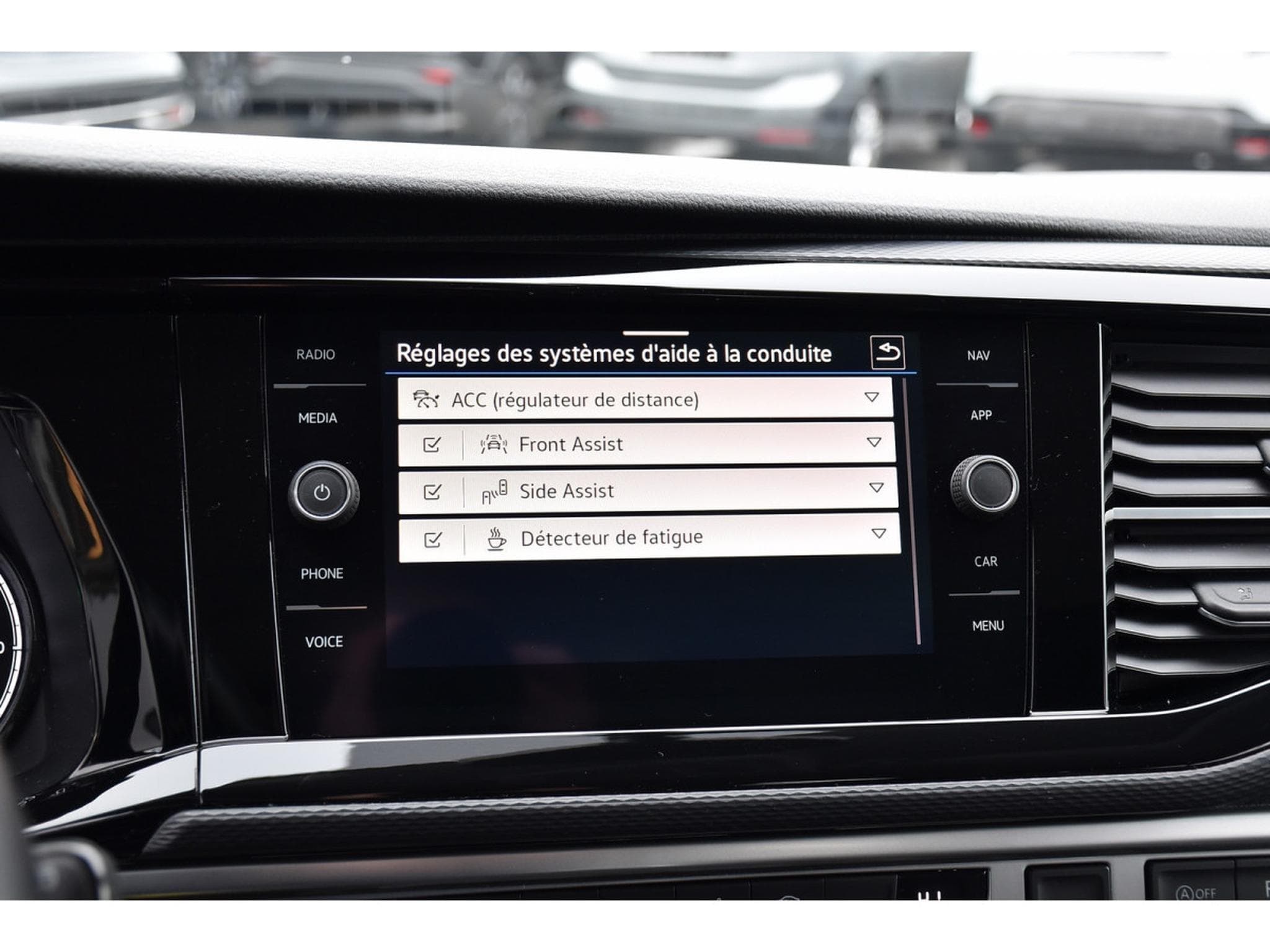 VW T6.1 2.0 TDI Bulli DSG 7PL. ACC SIDE GPS CAM ATT RMQ LED (2021) - Foto 17