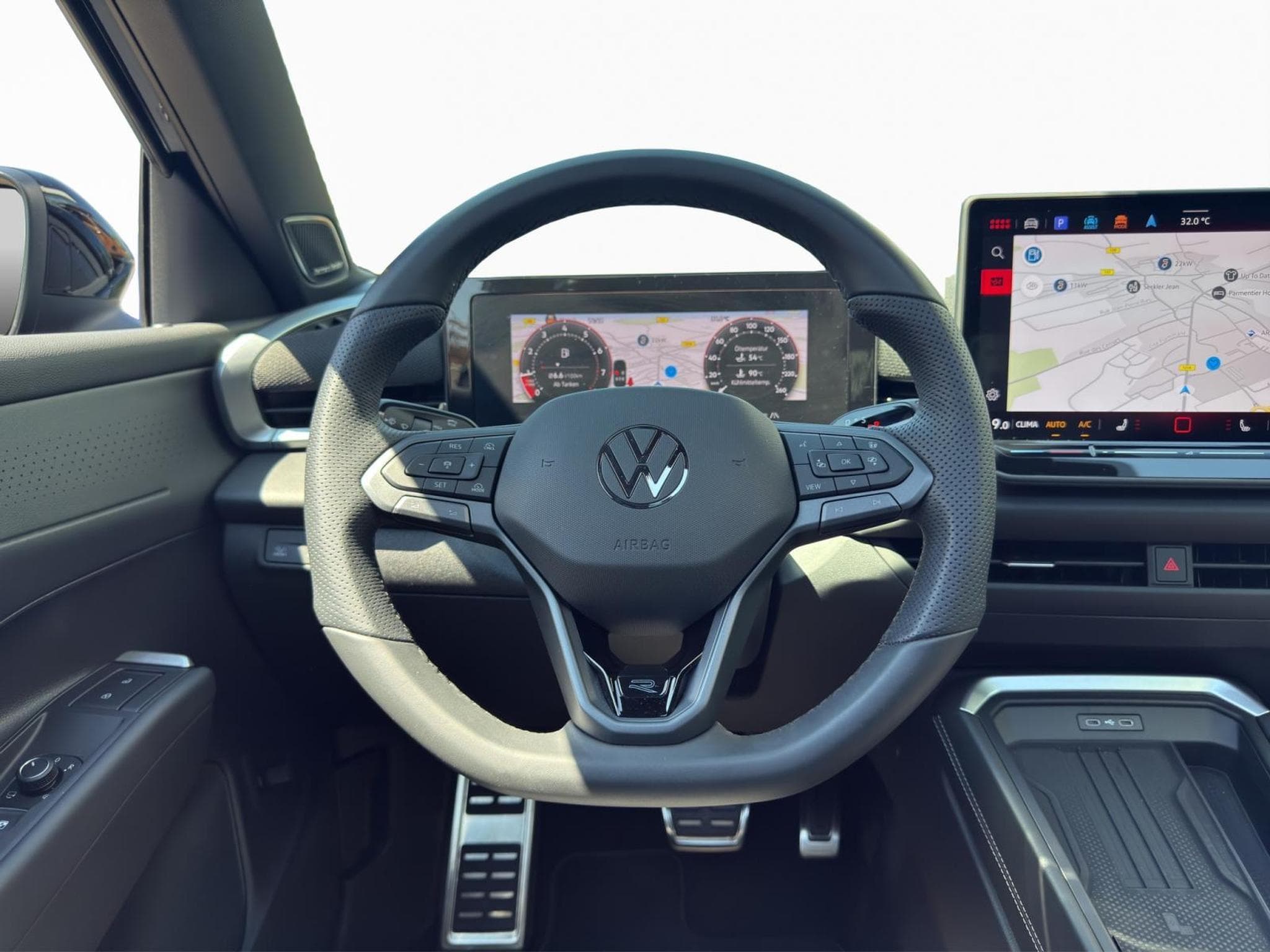 VW T-Roc R-Line 1.5 eTSI 150PS DSG (2026) - Photo 10