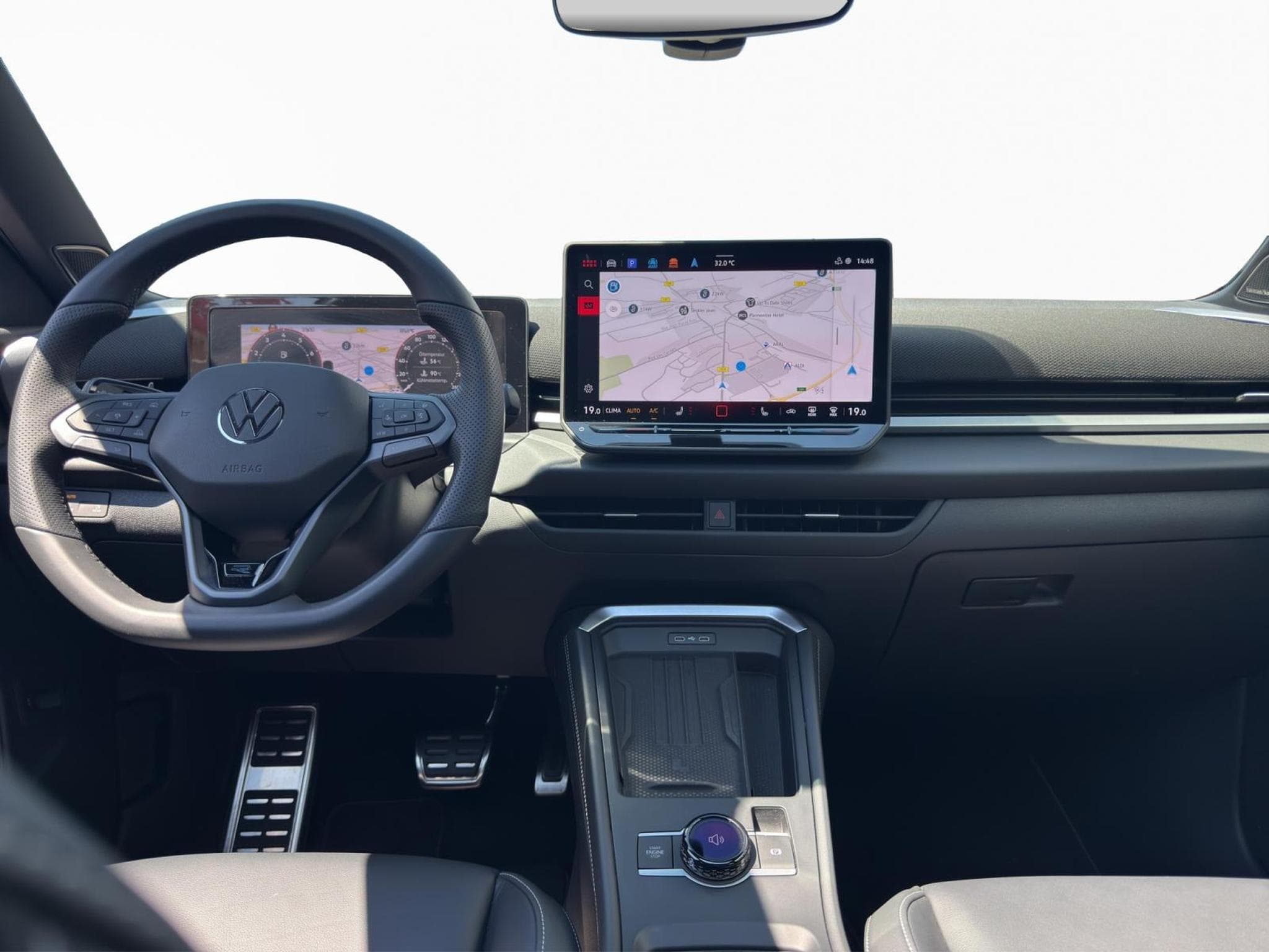 VW T-Roc R-Line 1.5 eTSI 150PS DSG (2026) - Photo 2