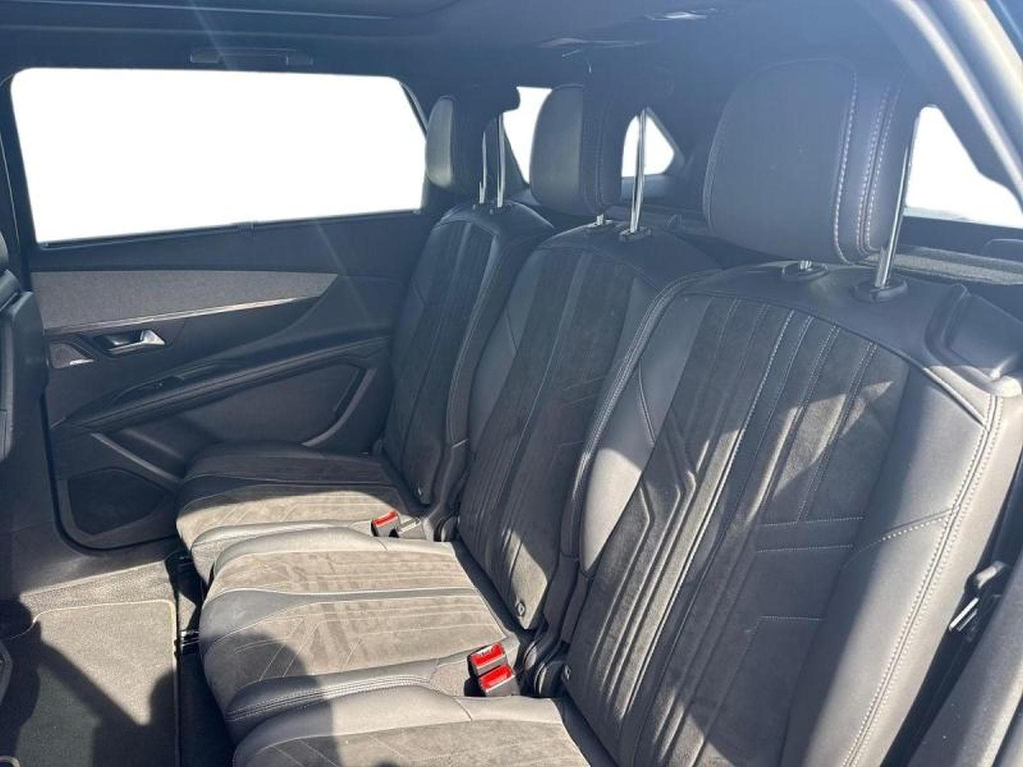 PEUGEOT 5008 2.0 BlueHDi 180ch S&S GT EAT8 (2022) - Photo 5