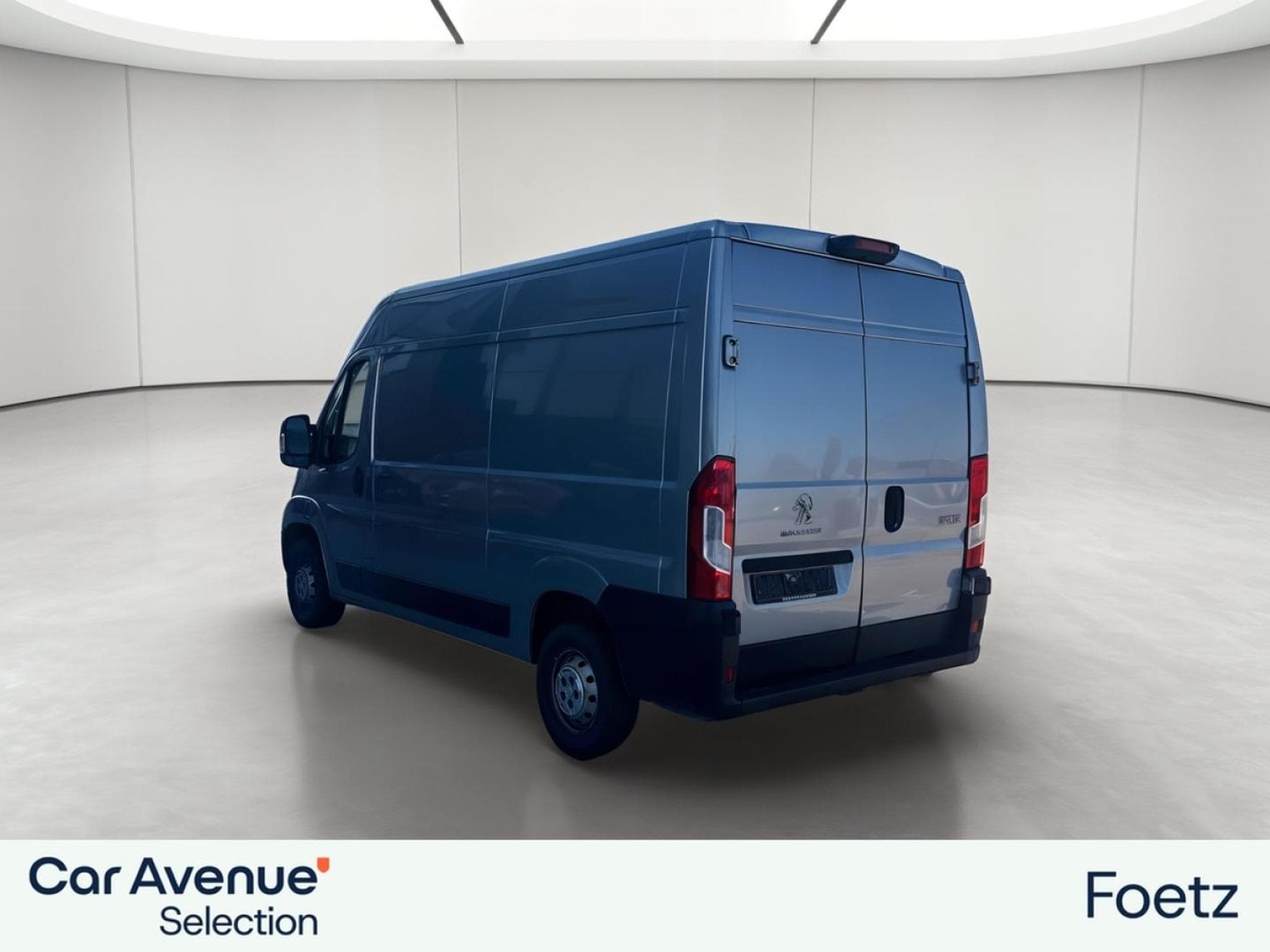 PEUGEOT Boxer 335 L2H2 2.2 BlueHDi S&S 165ch Asphalt (2021) - Photo 8