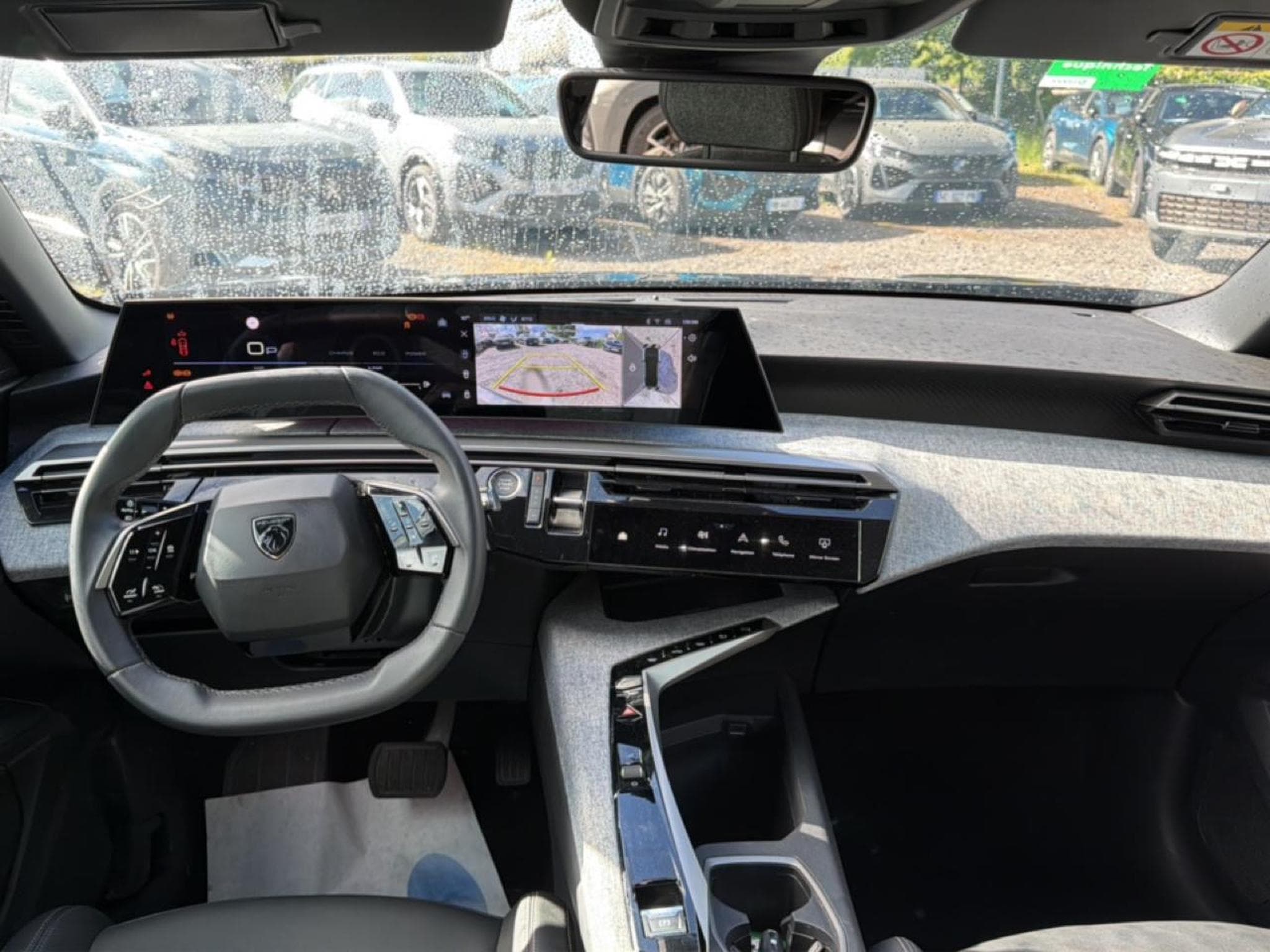 Peugeot 3008 1.2 HYBRID 145 ALLURE E-DCS6 (2025) - Photo 10