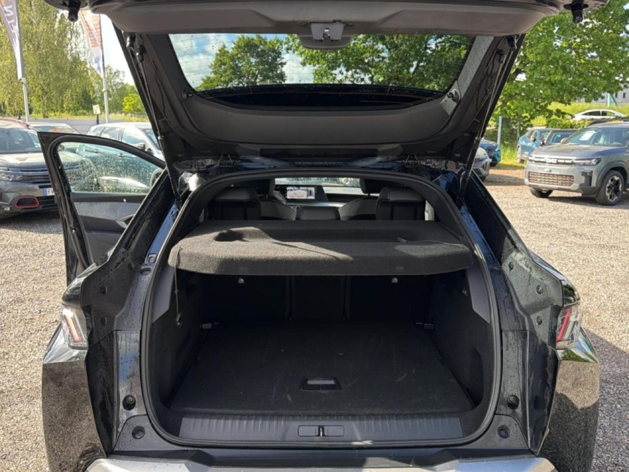 Peugeot 3008 1.2 HYBRID 145 ALLURE E-DCS6 (2025) - Photo 15