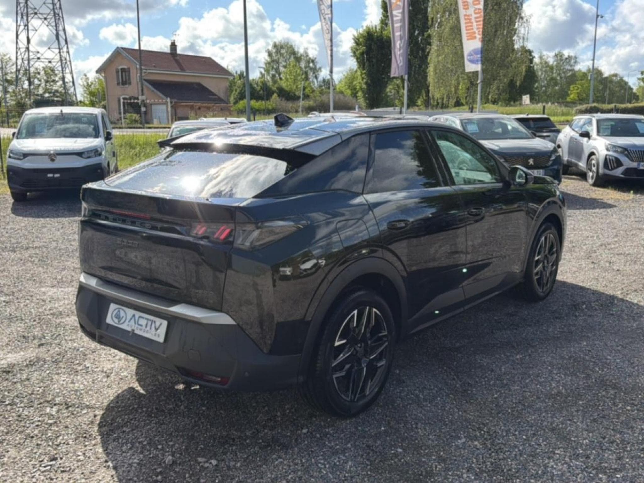 Peugeot 3008 1.2 HYBRID 145 ALLURE E-DCS6 (2025) - Photo 5