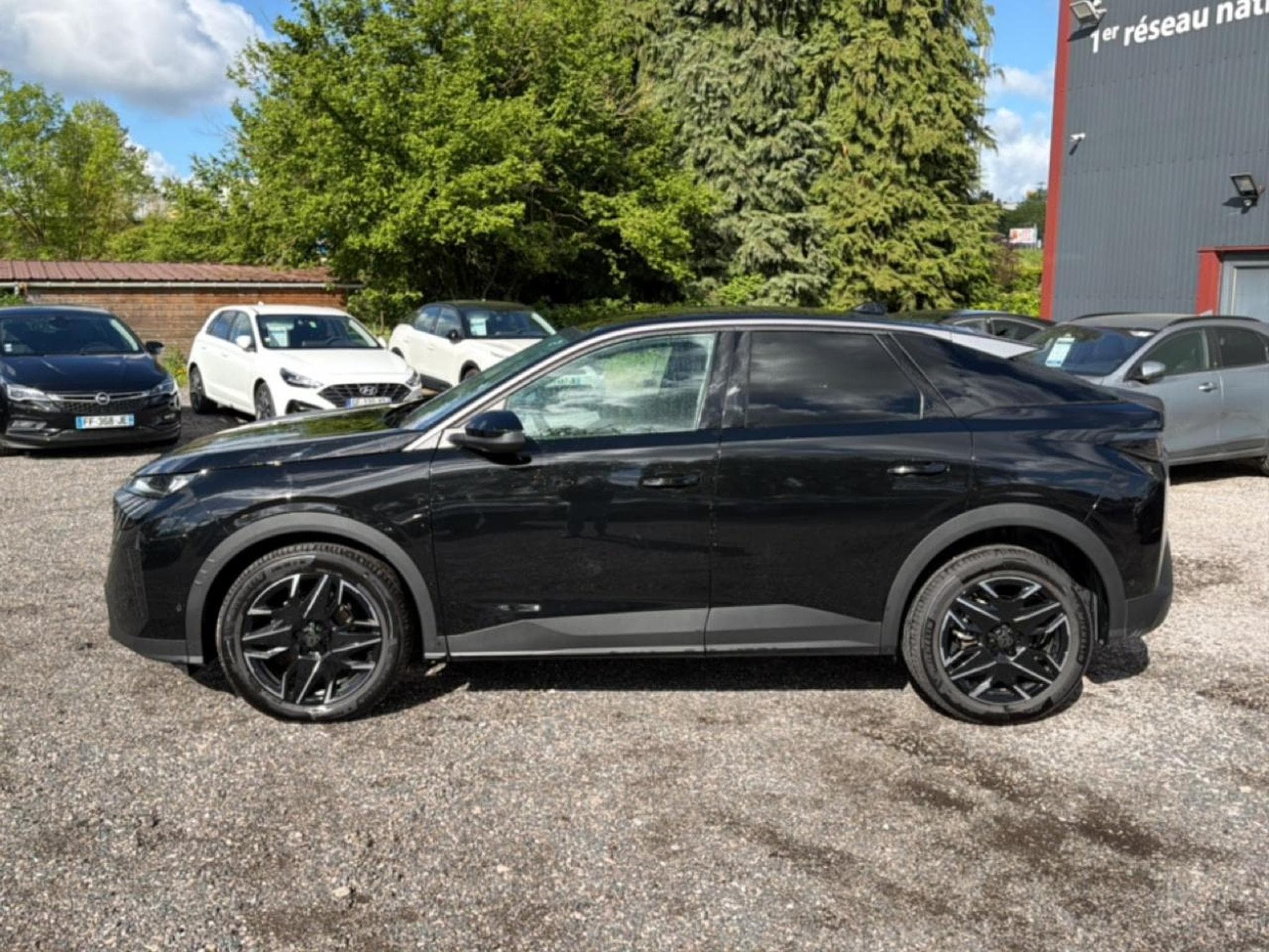 Peugeot 3008 1.2 HYBRID 145 ALLURE E-DCS6 (2025) - Photo 8