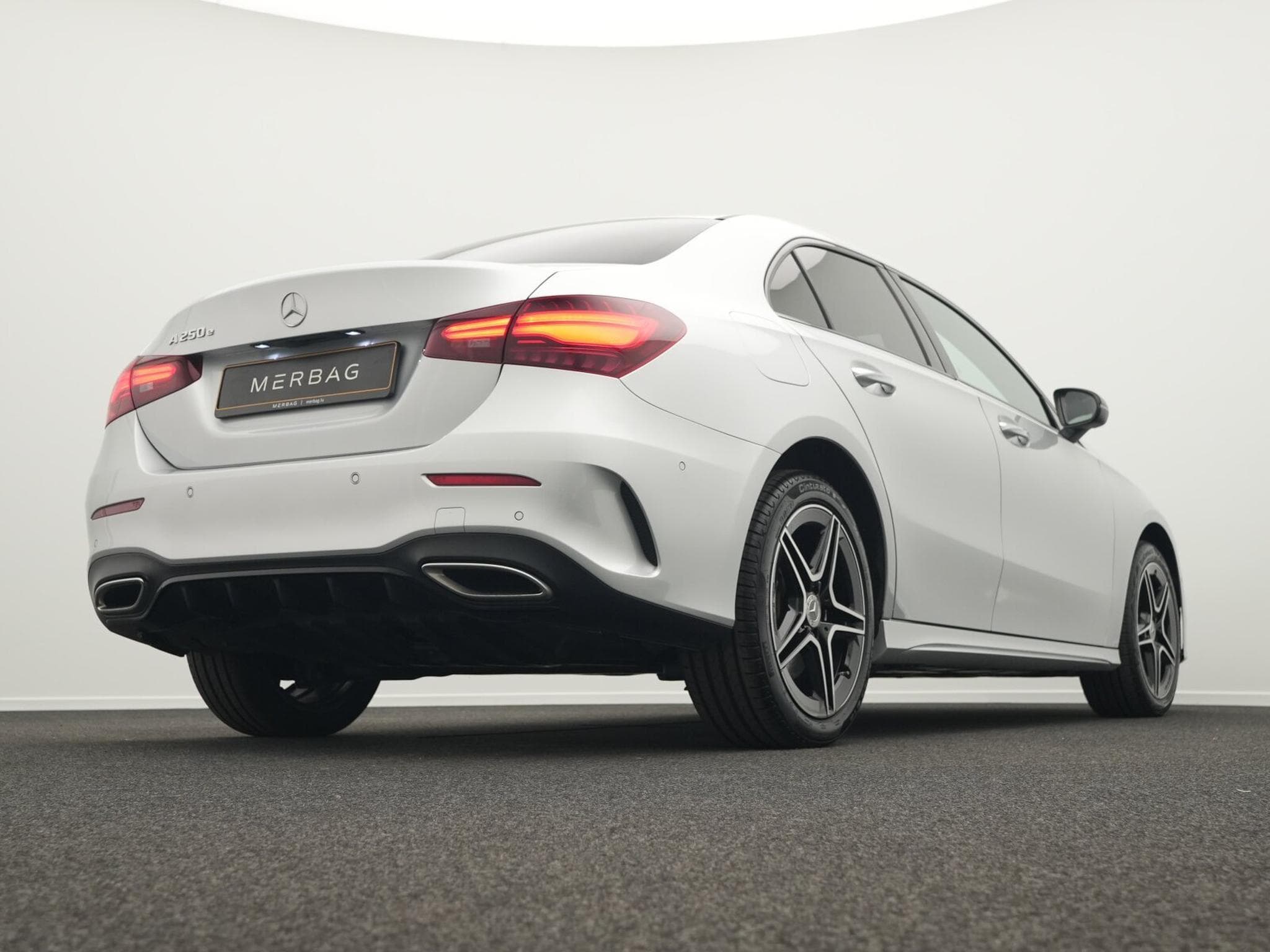 Mercedes A 250 e AMG-Line LED+Kamera+Night+Ambi (2023) - Foto 11