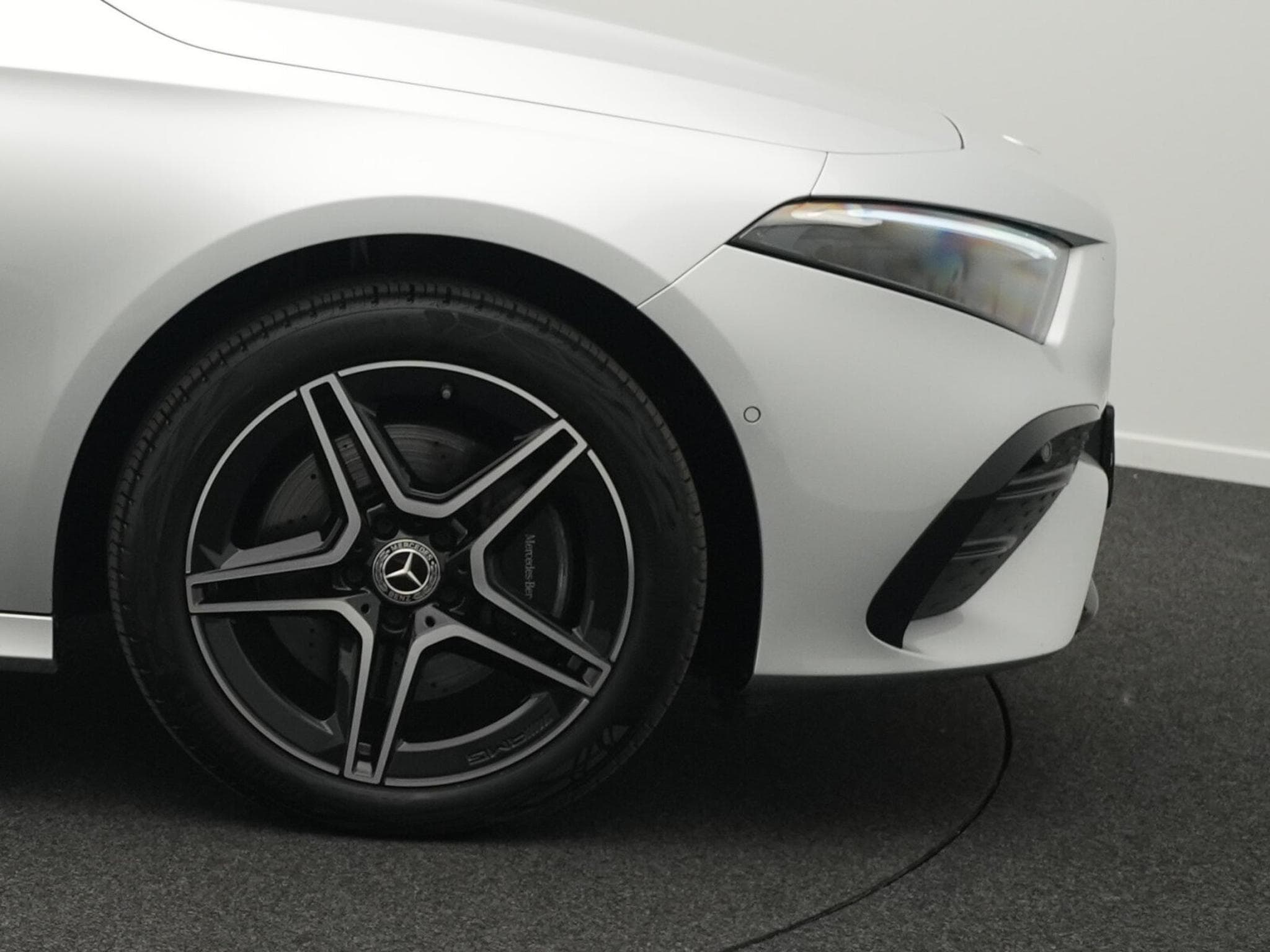 Mercedes A 250 e AMG-Line LED+Kamera+Night+Ambi (2023) - Foto 8